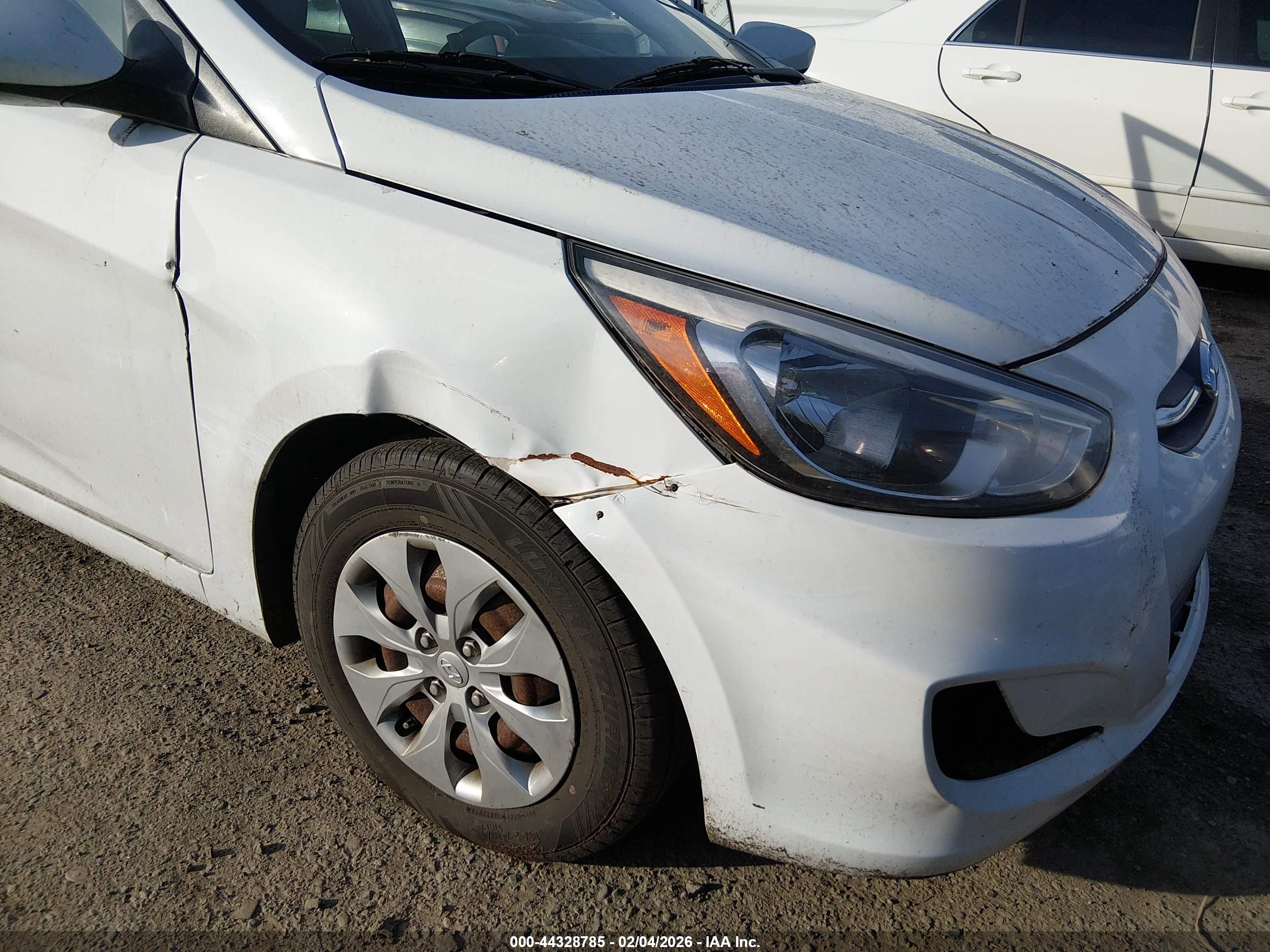 HYUNDAI ACCENT image 6