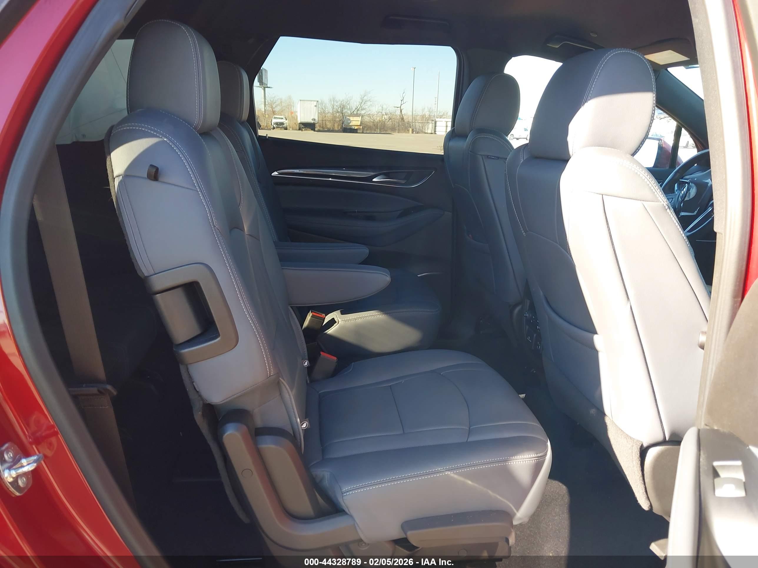 BUICK ENCLAVE image 8