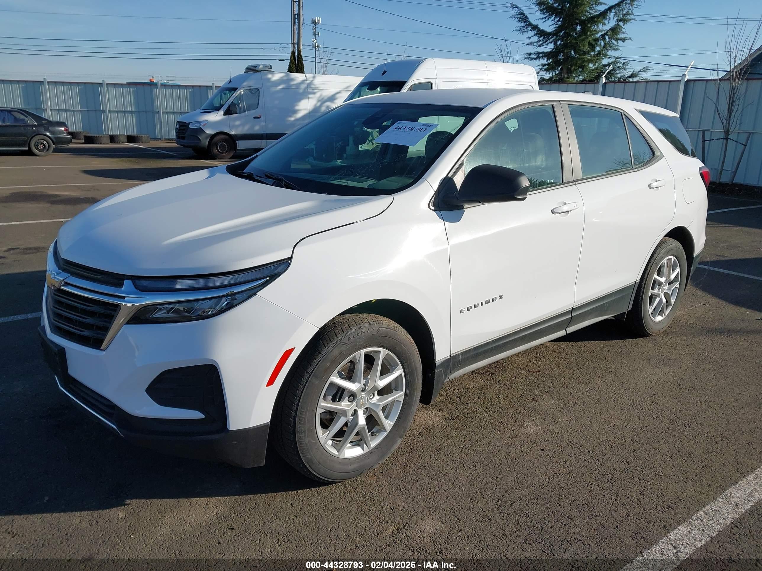 CHEVROLET EQUINOX image 2