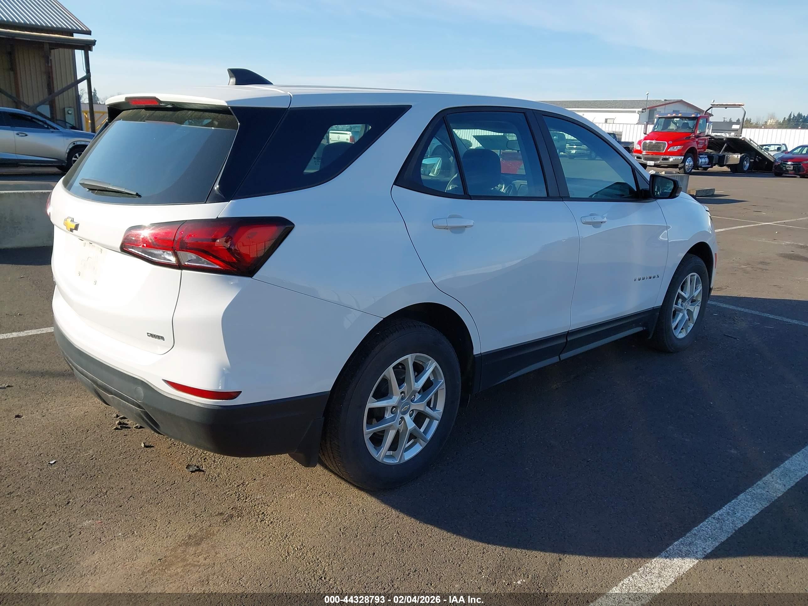CHEVROLET EQUINOX image 4