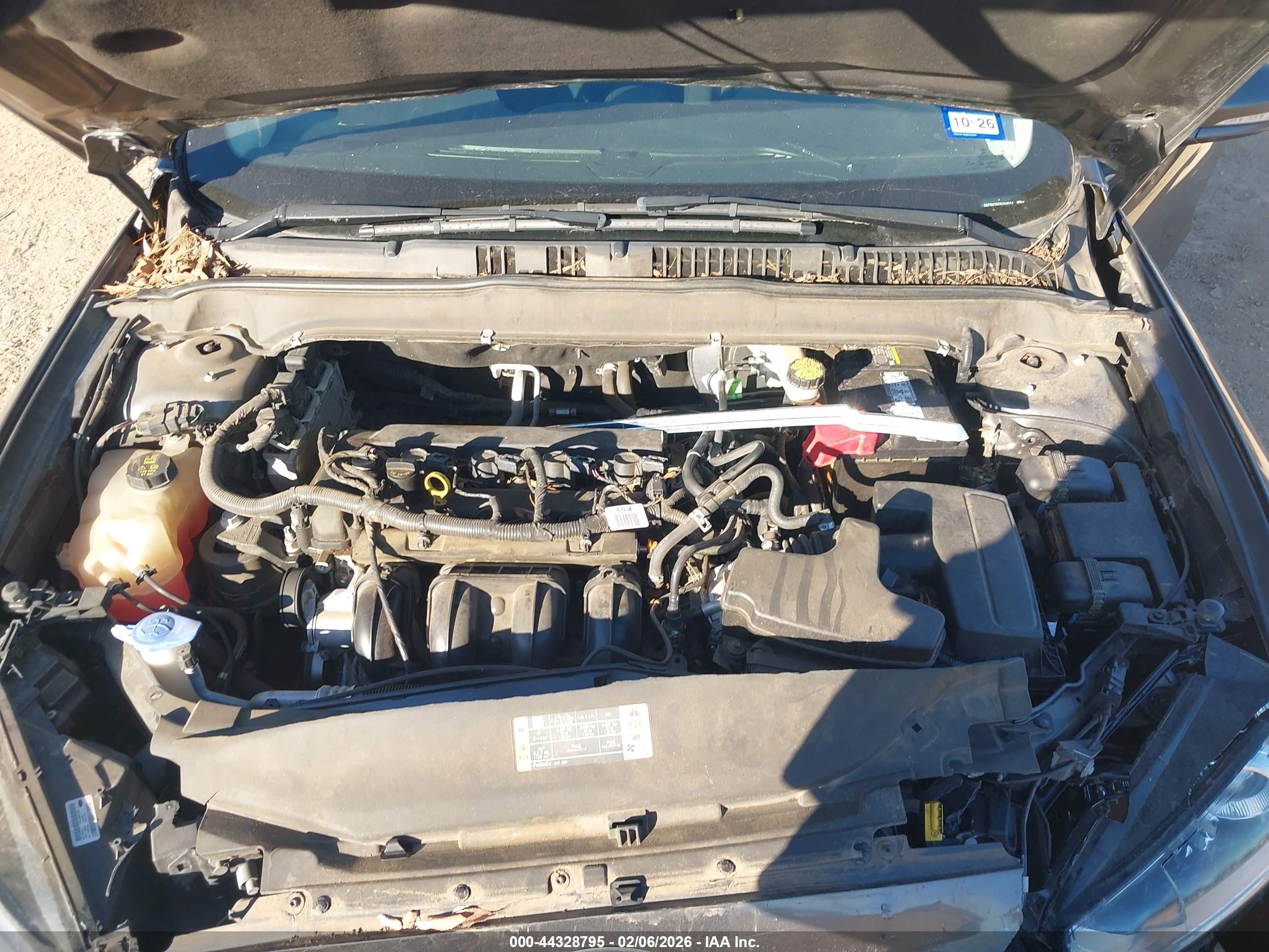 FORD FUSION image 10