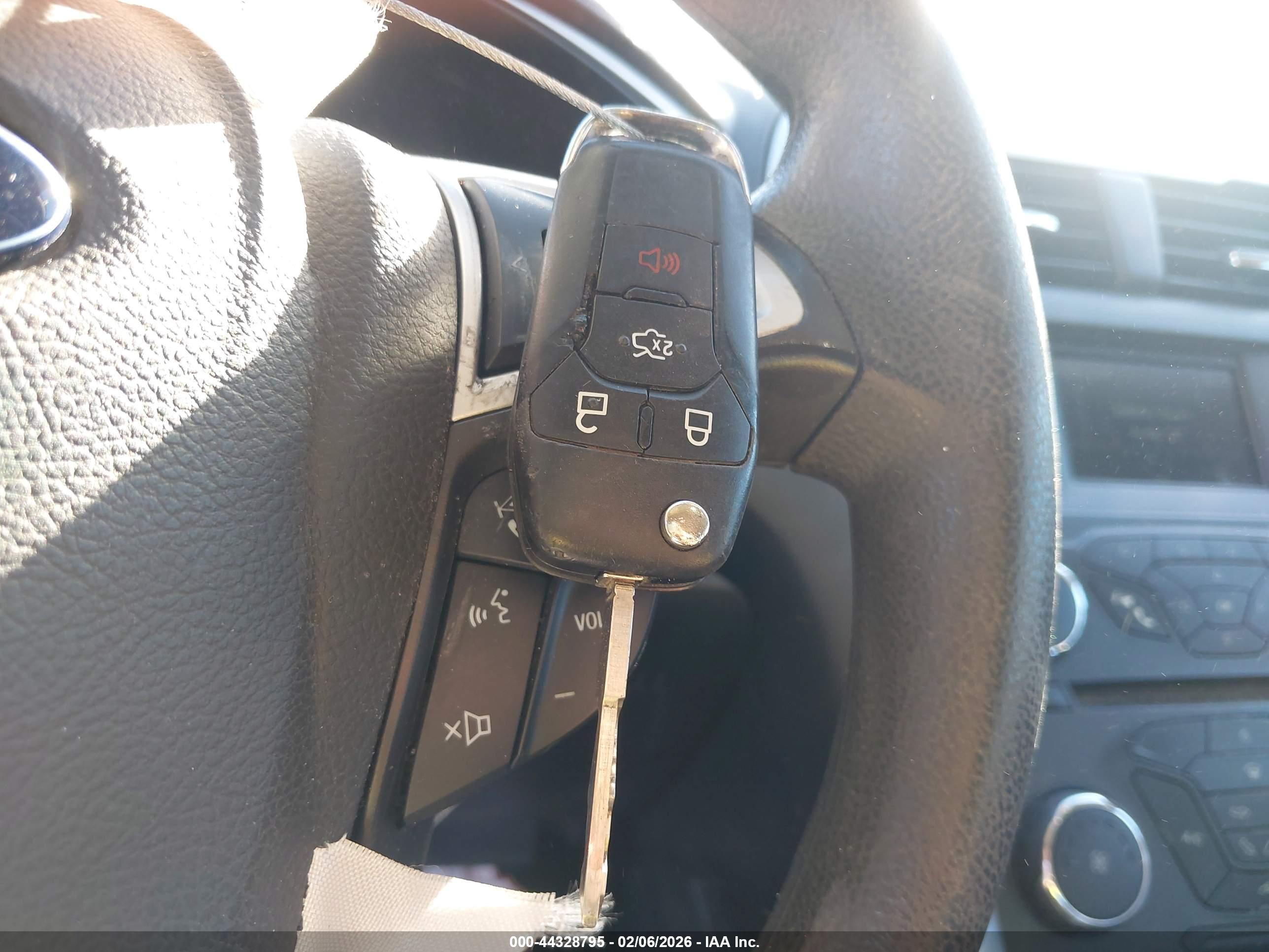 FORD FUSION image 11
