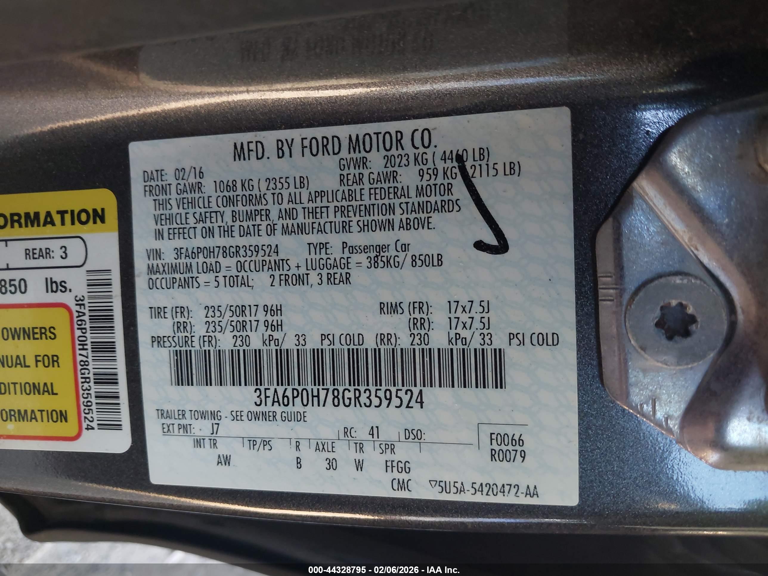 FORD FUSION image 9