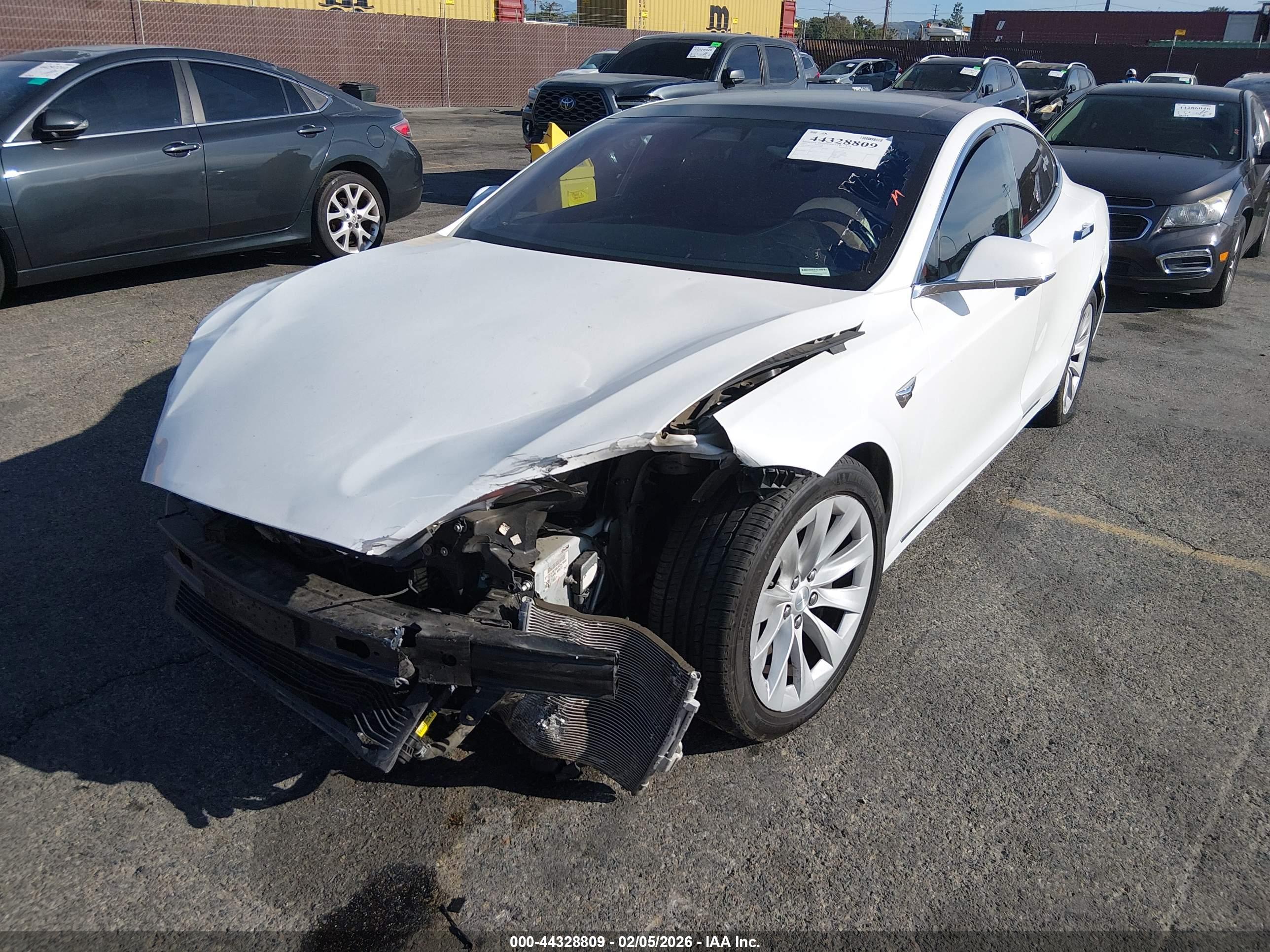 TESLA MODEL image 2