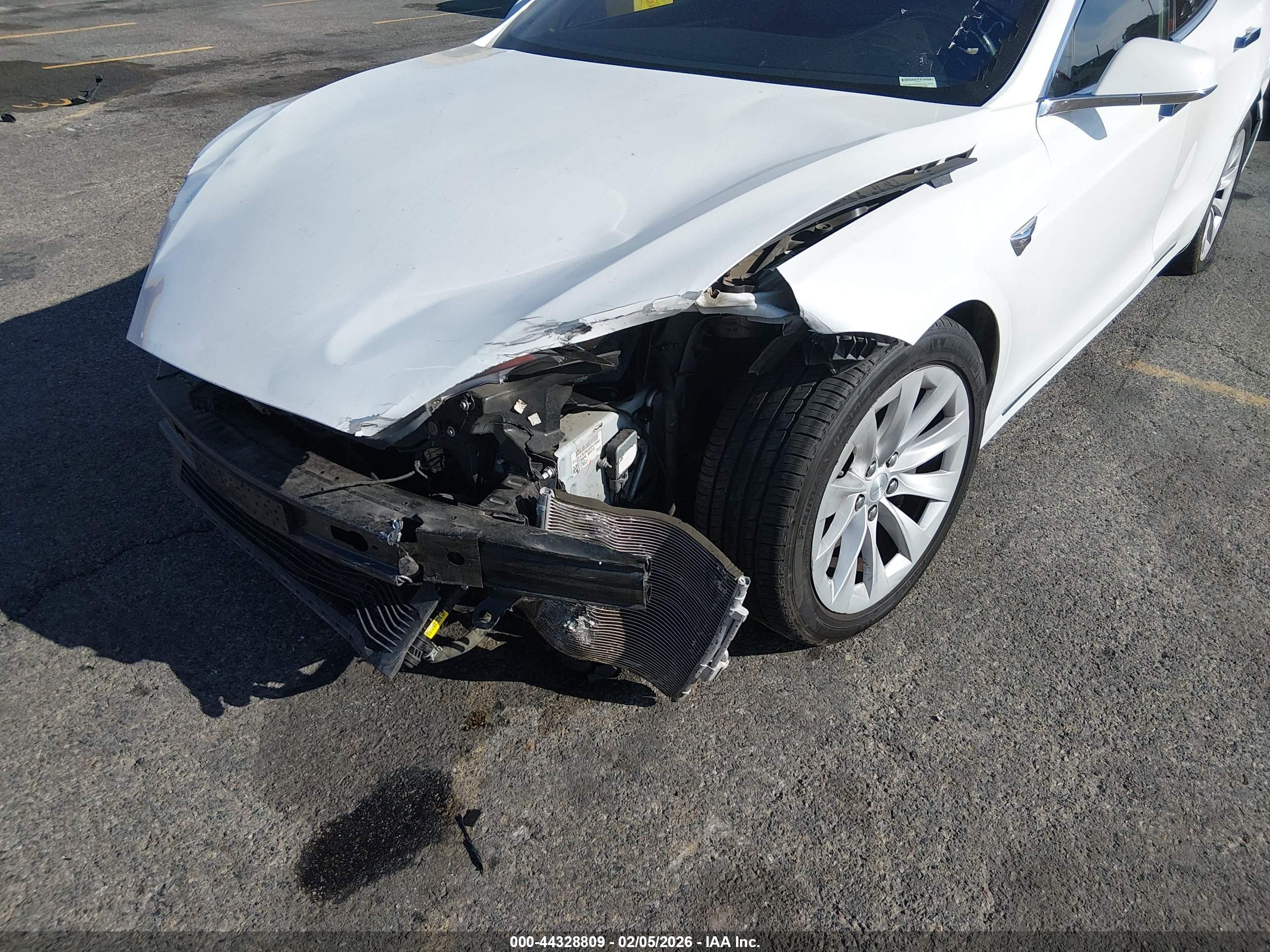 TESLA MODEL image 6