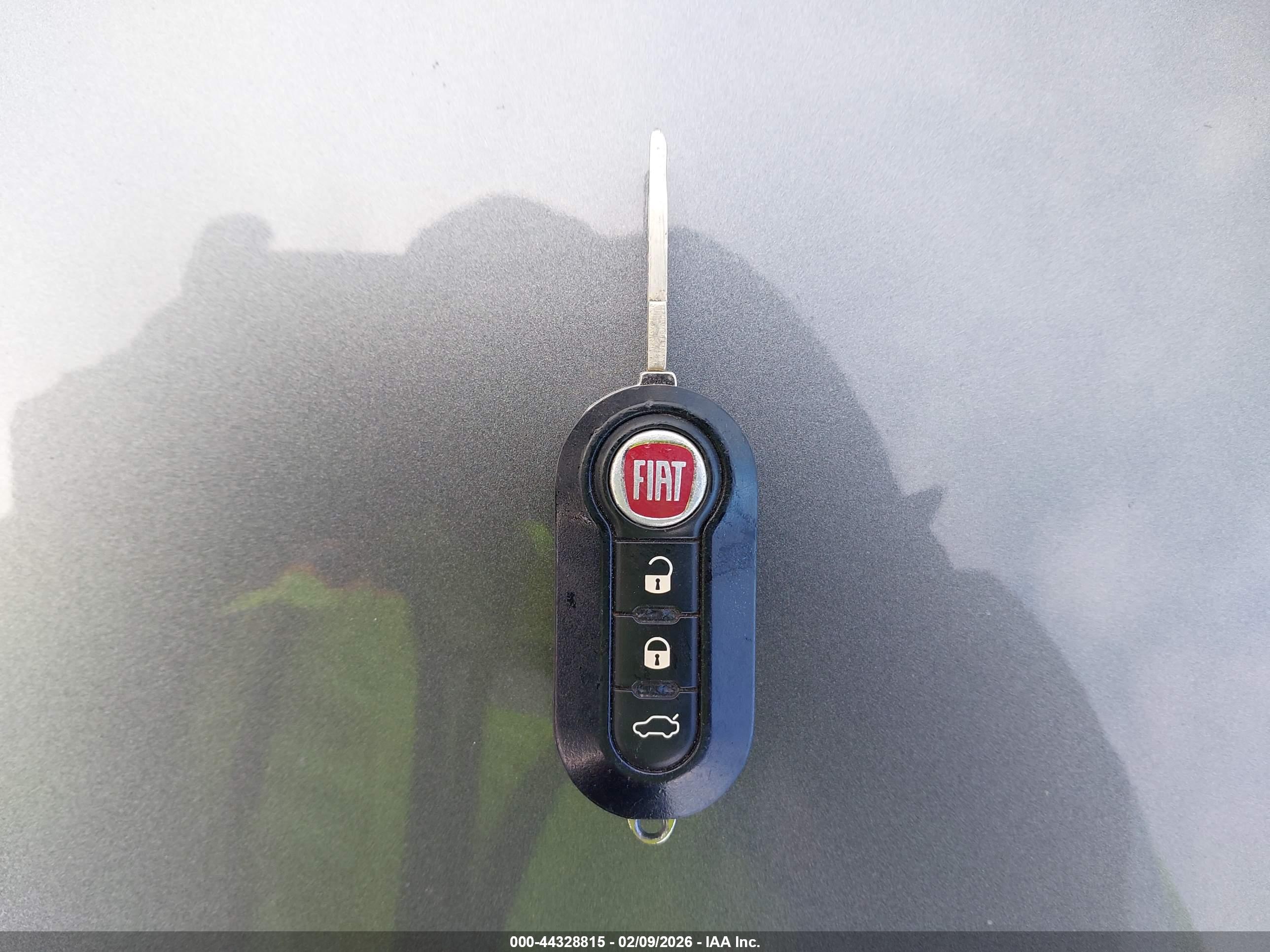 FIAT 500L image 11