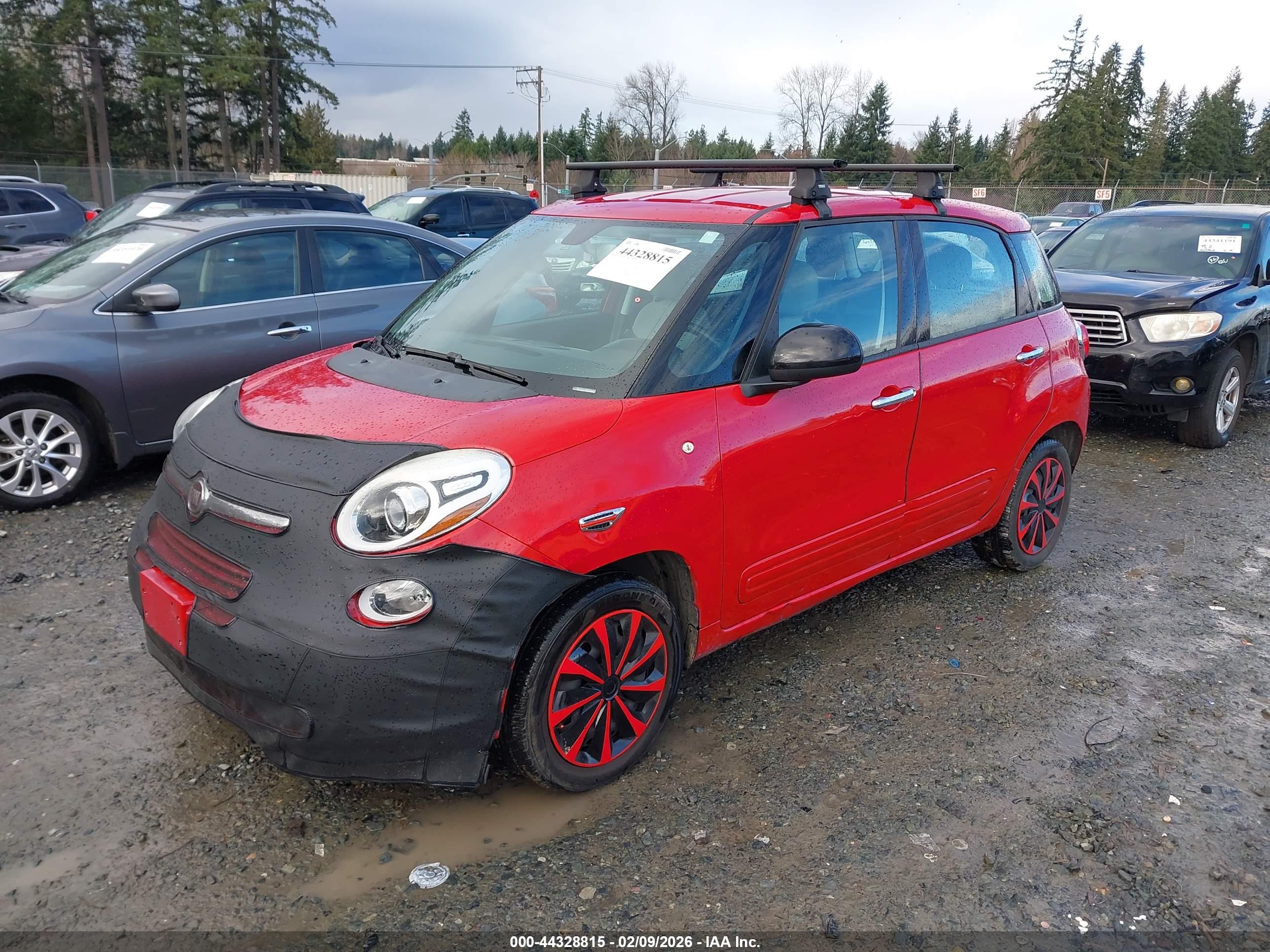 FIAT 500L image 2