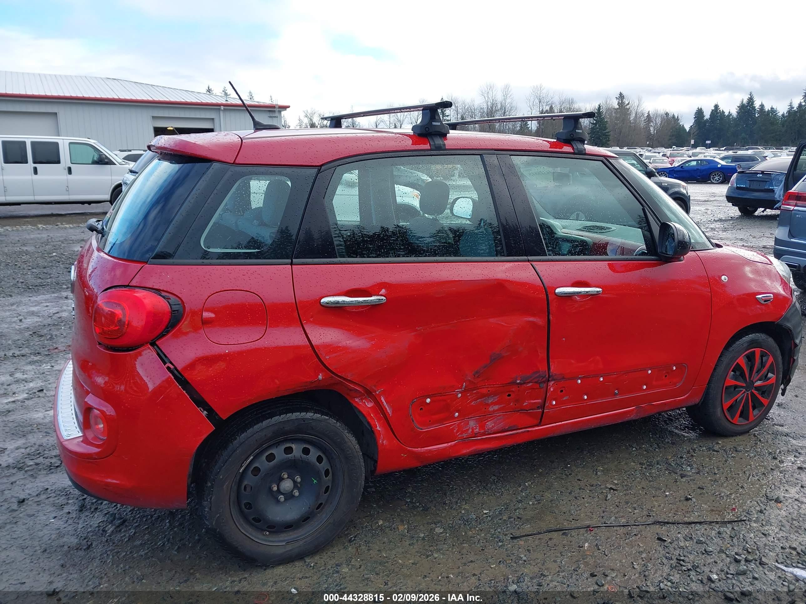 FIAT 500L image 6