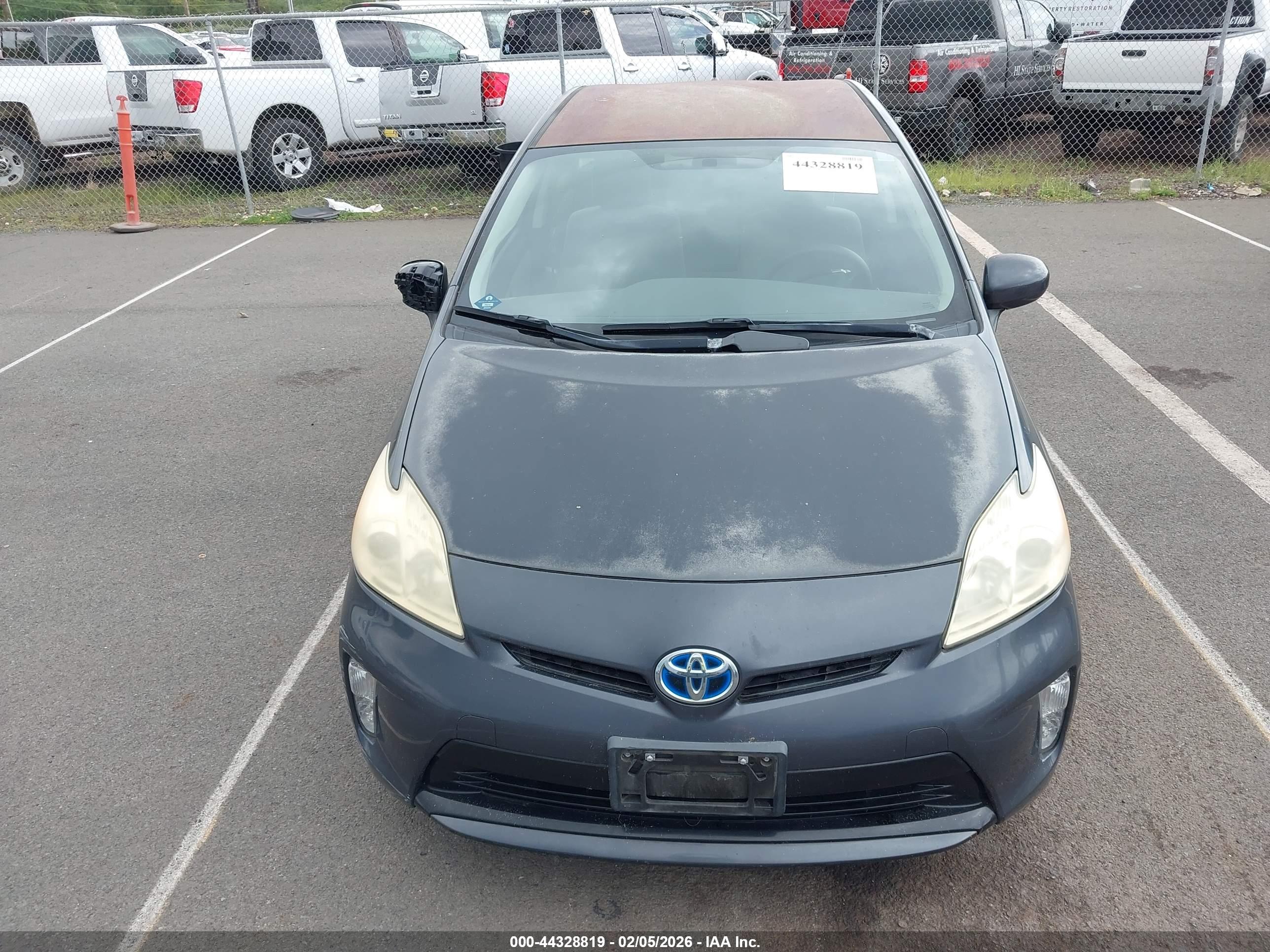 TOYOTA PRIUS image 6