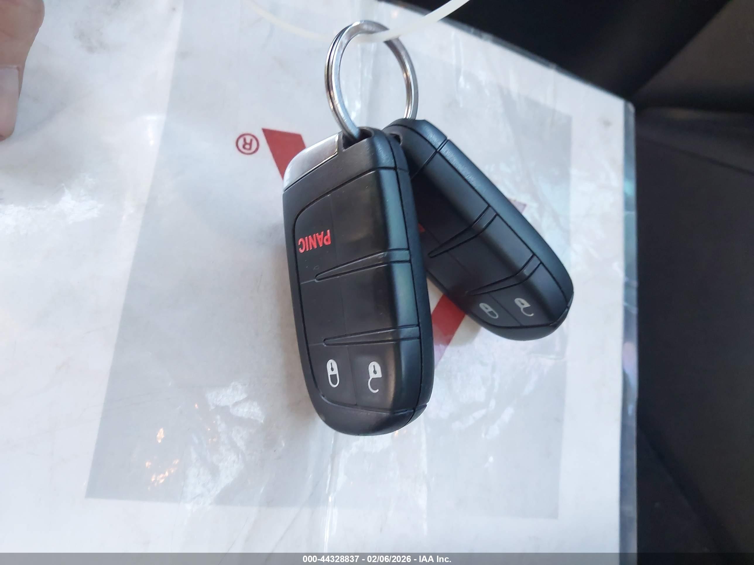 JEEP RENEGADE image 11
