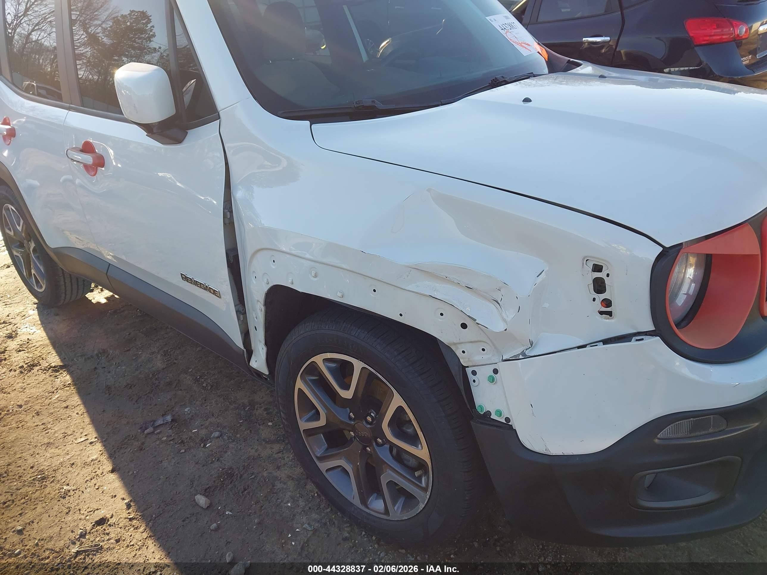 JEEP RENEGADE image 6