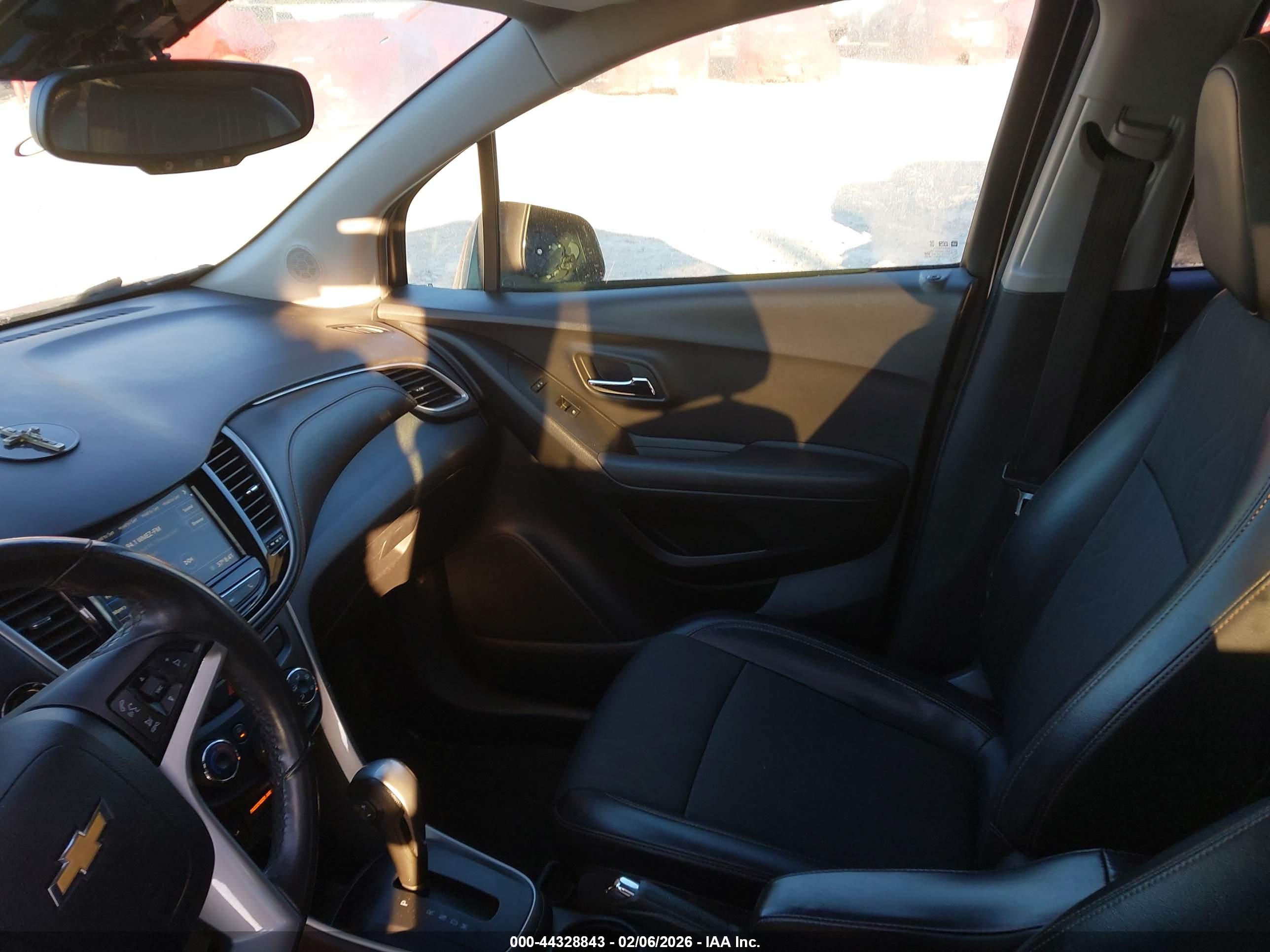 CHEVROLET TRAX image 5