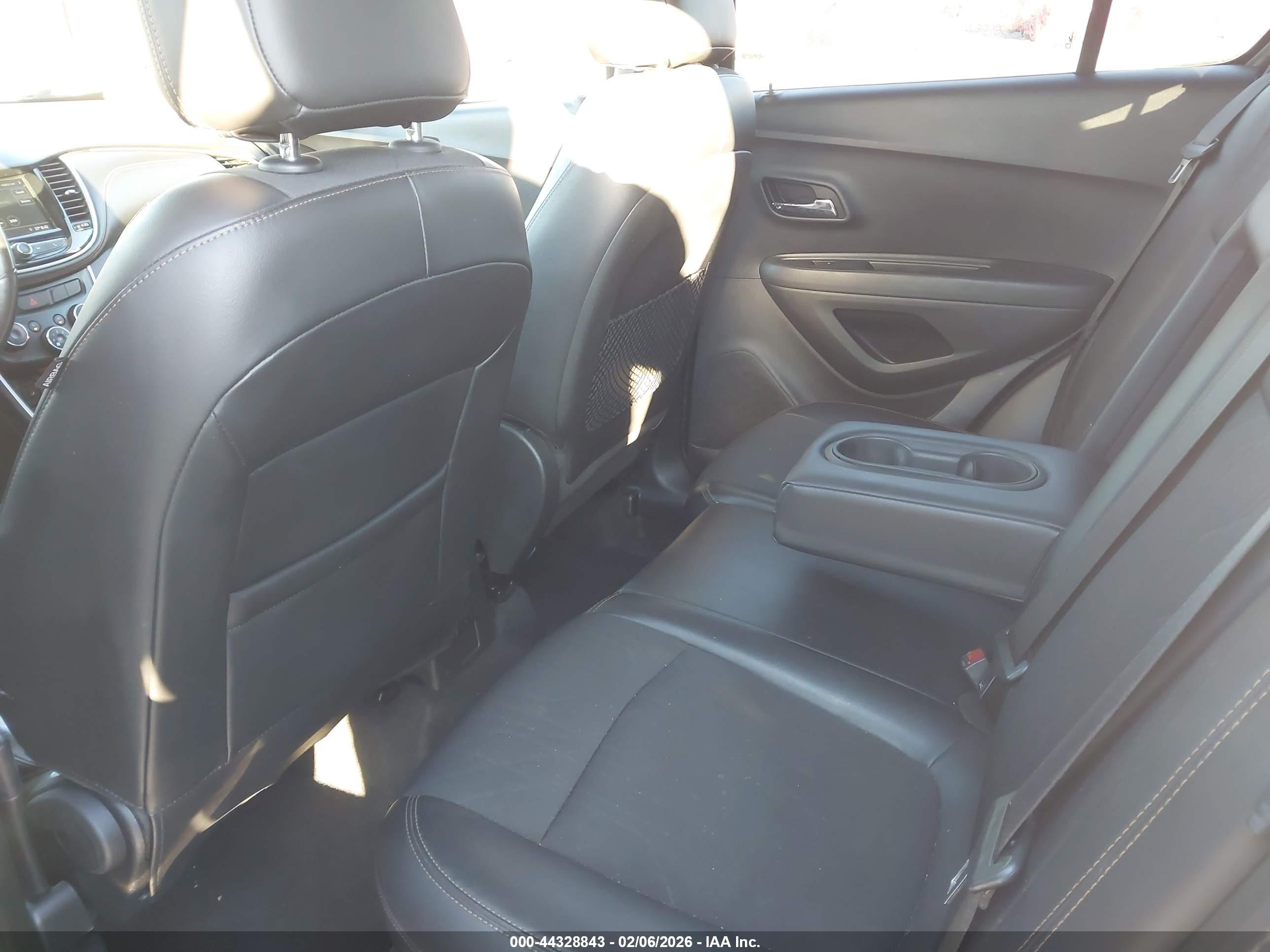 CHEVROLET TRAX image 8