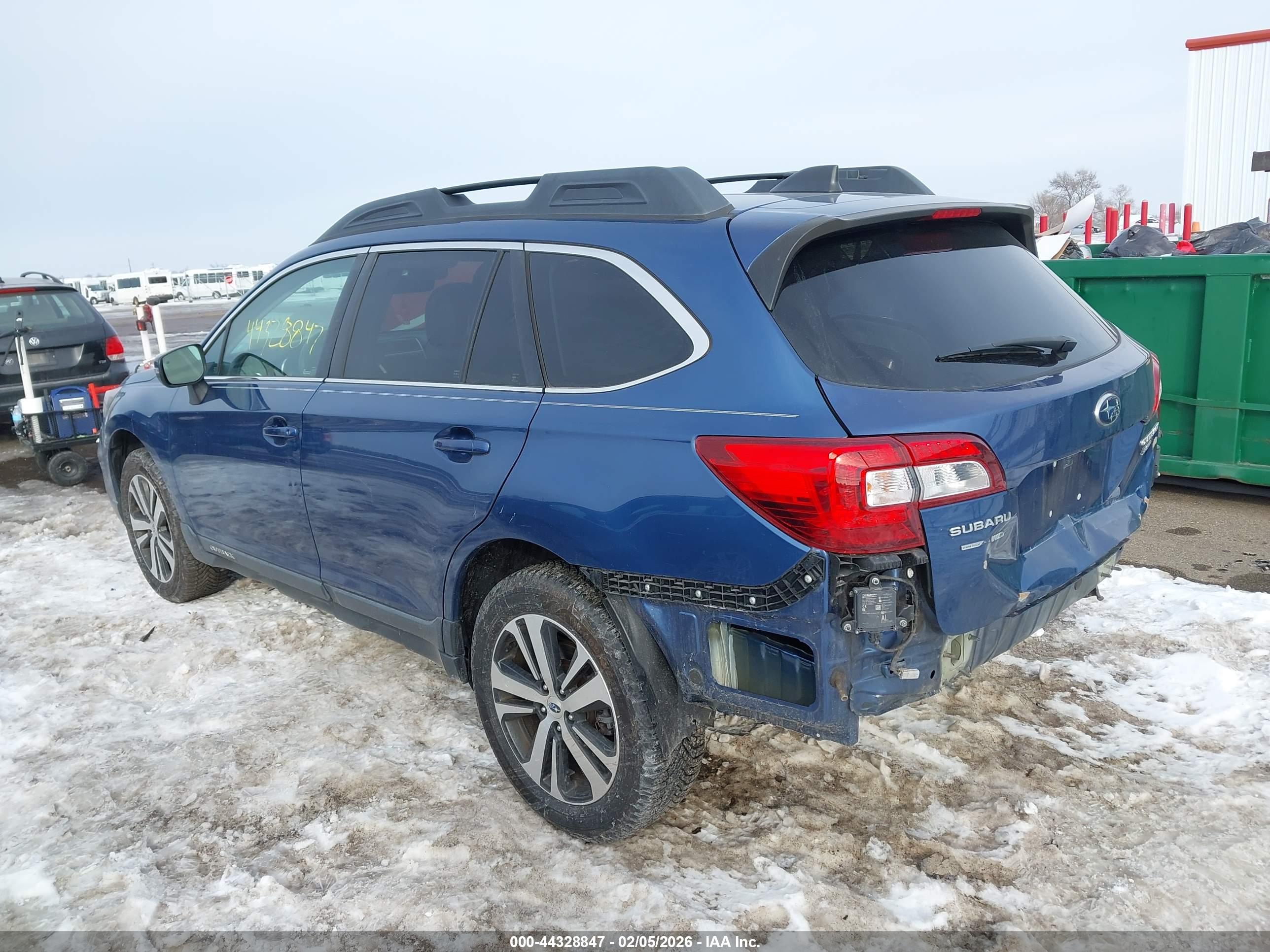 SUBARU OUTBACK image 3