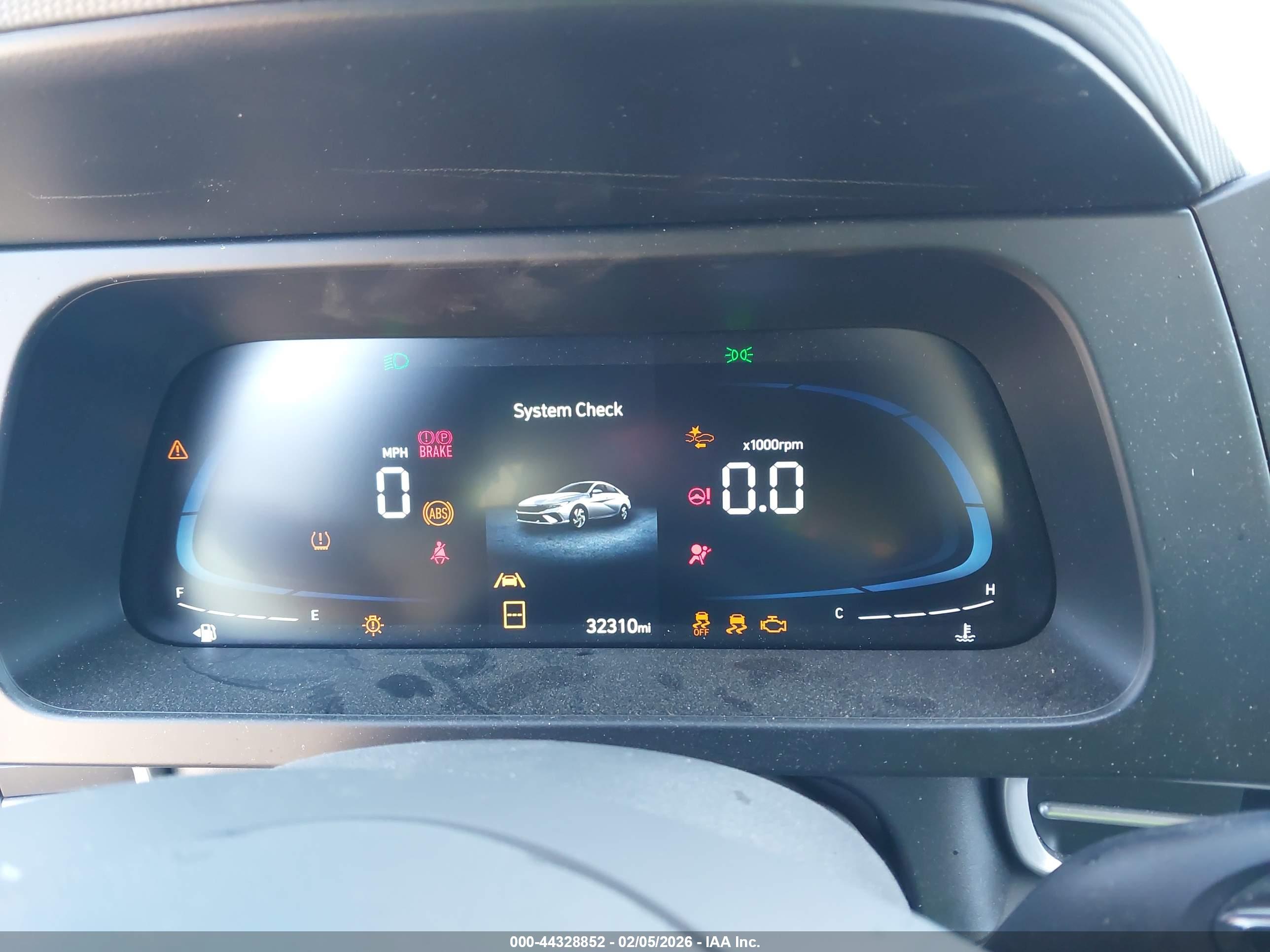 HYUNDAI ELANTRA image 7