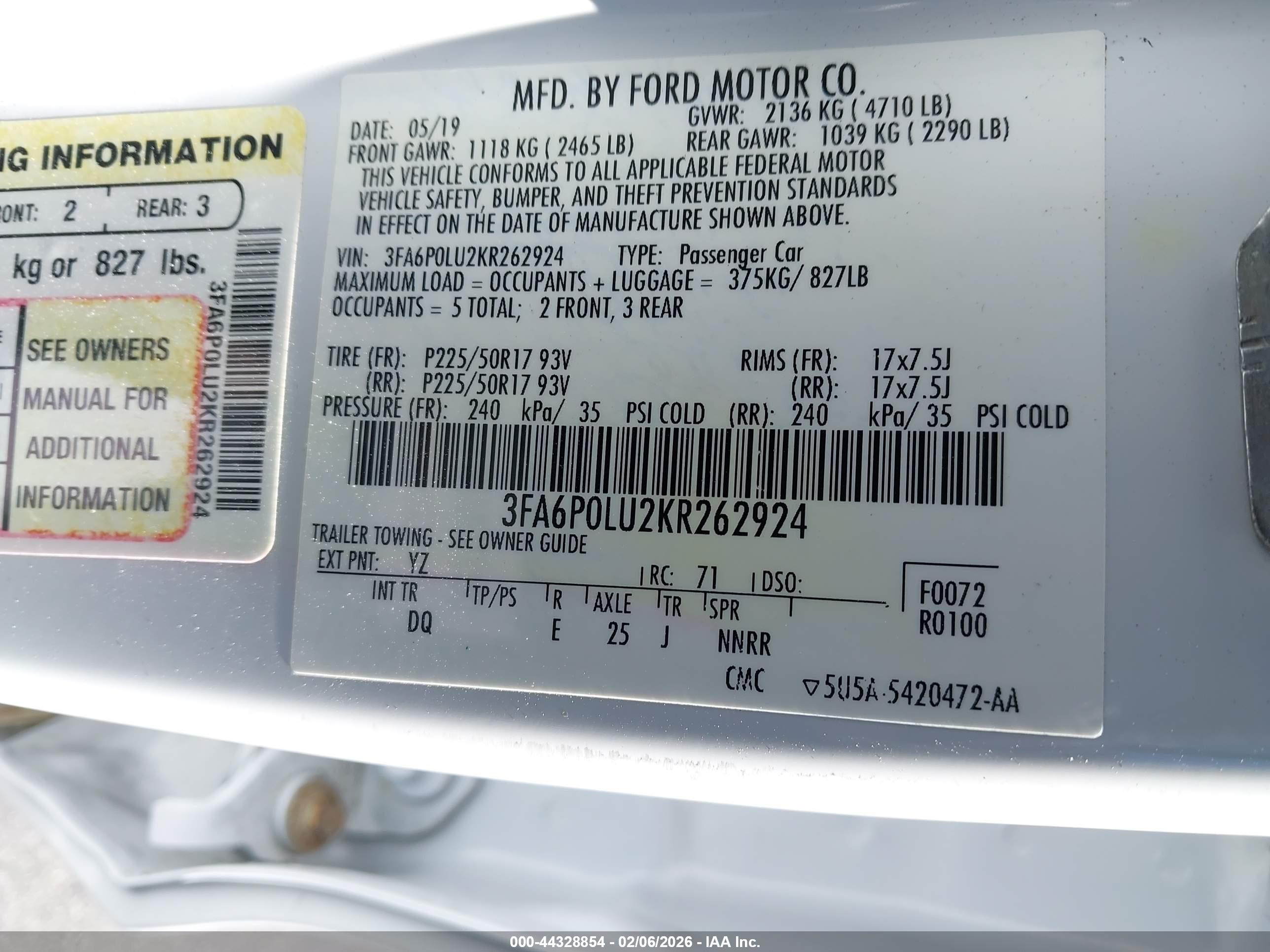 FORD FUSION image 9