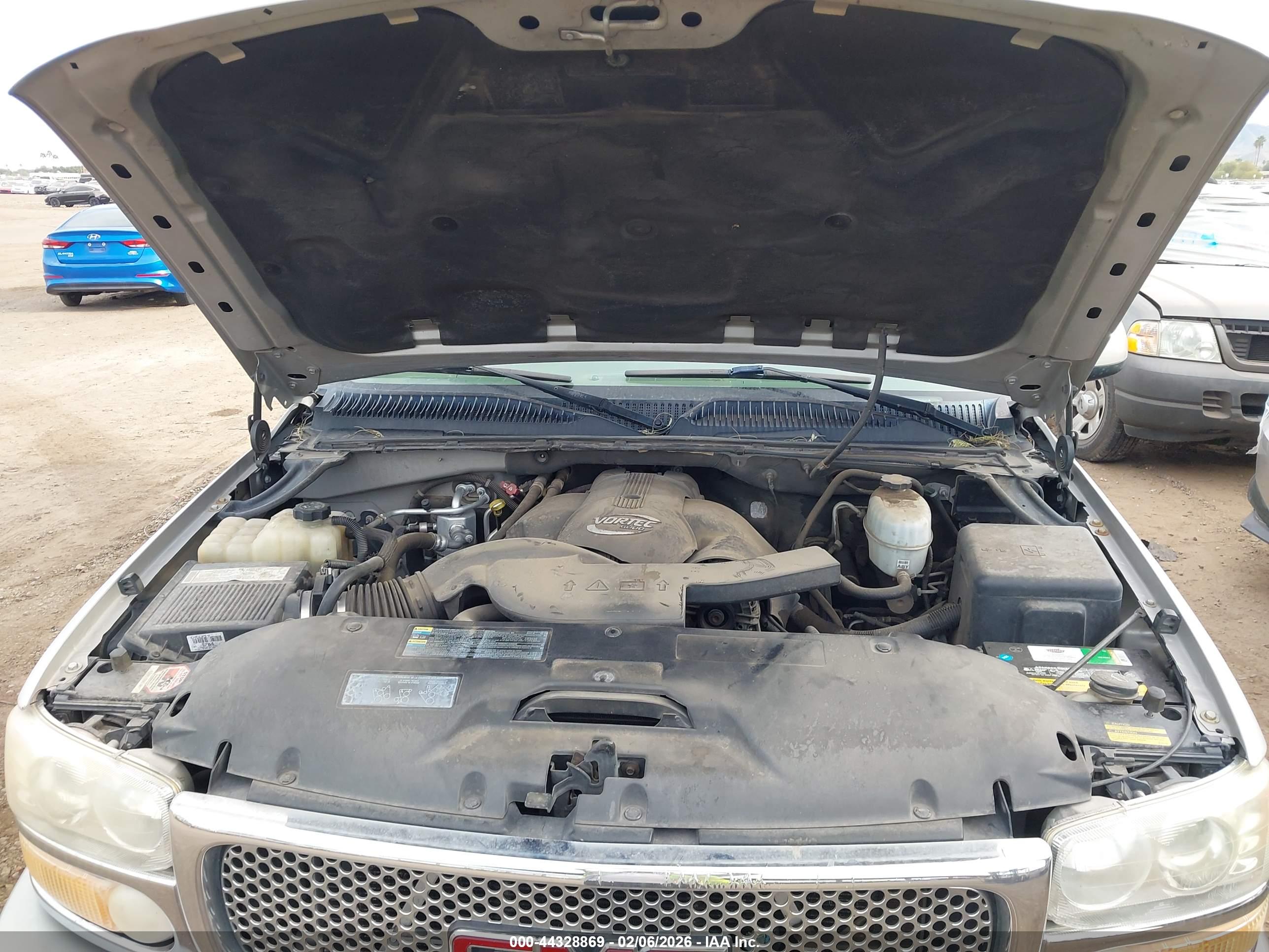 GMC YUKON image 10