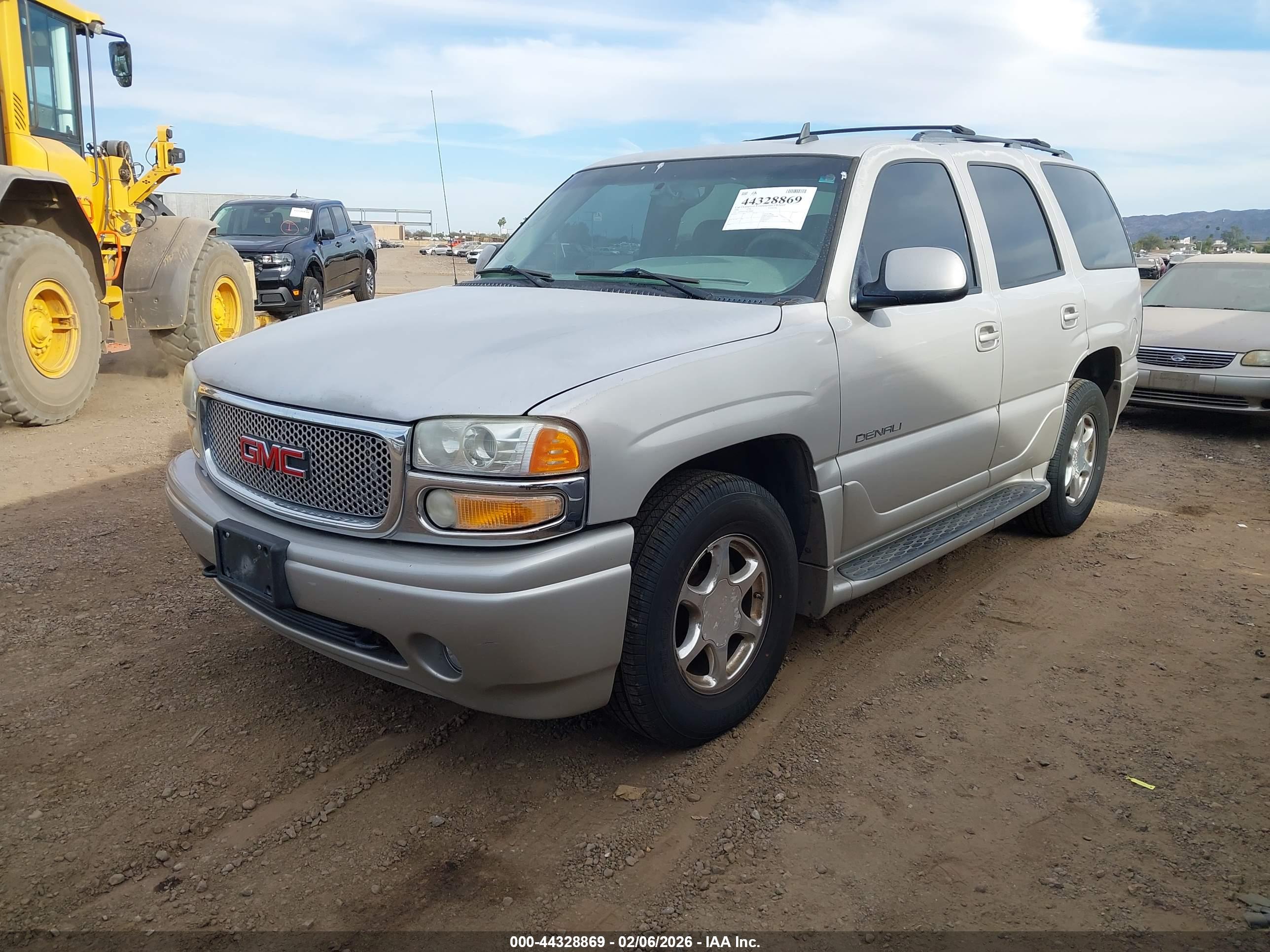 GMC YUKON image 2