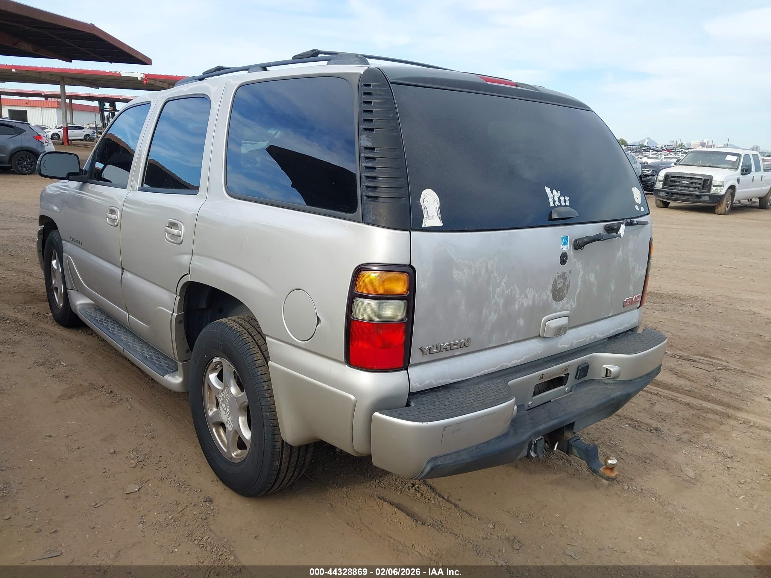GMC YUKON image 3