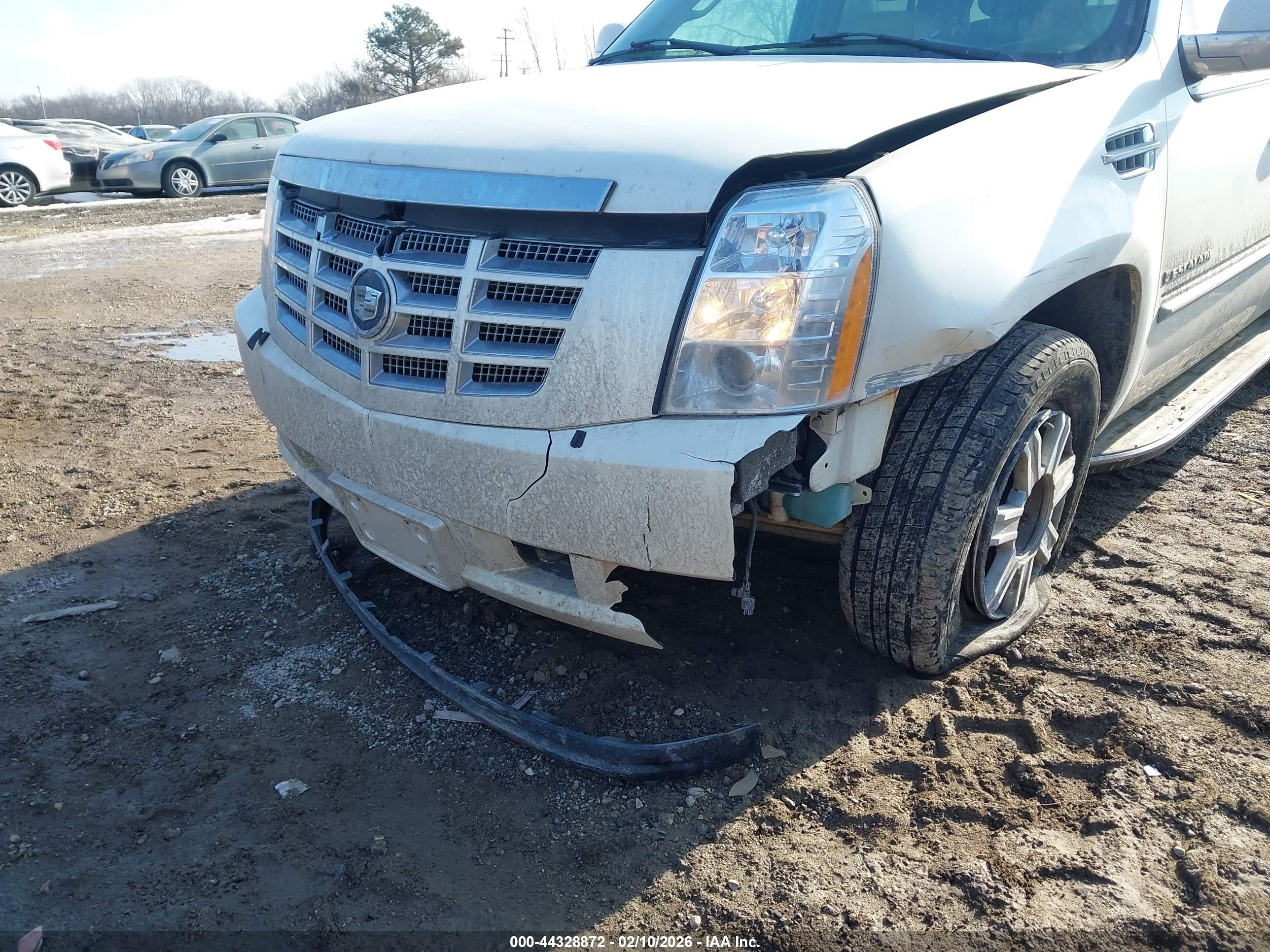 CADILLAC ESCALADE image 6