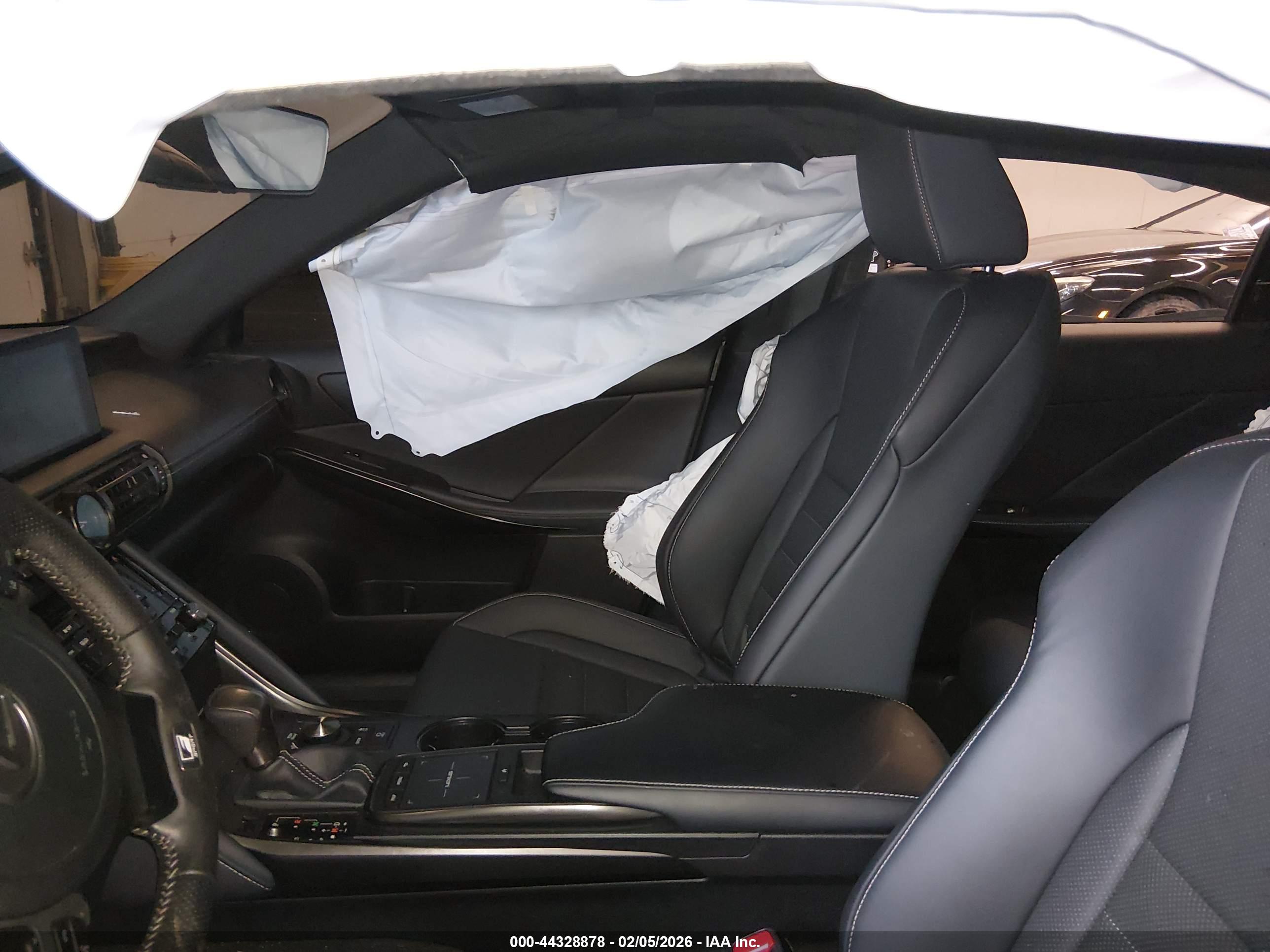 LEXUS IS image 5