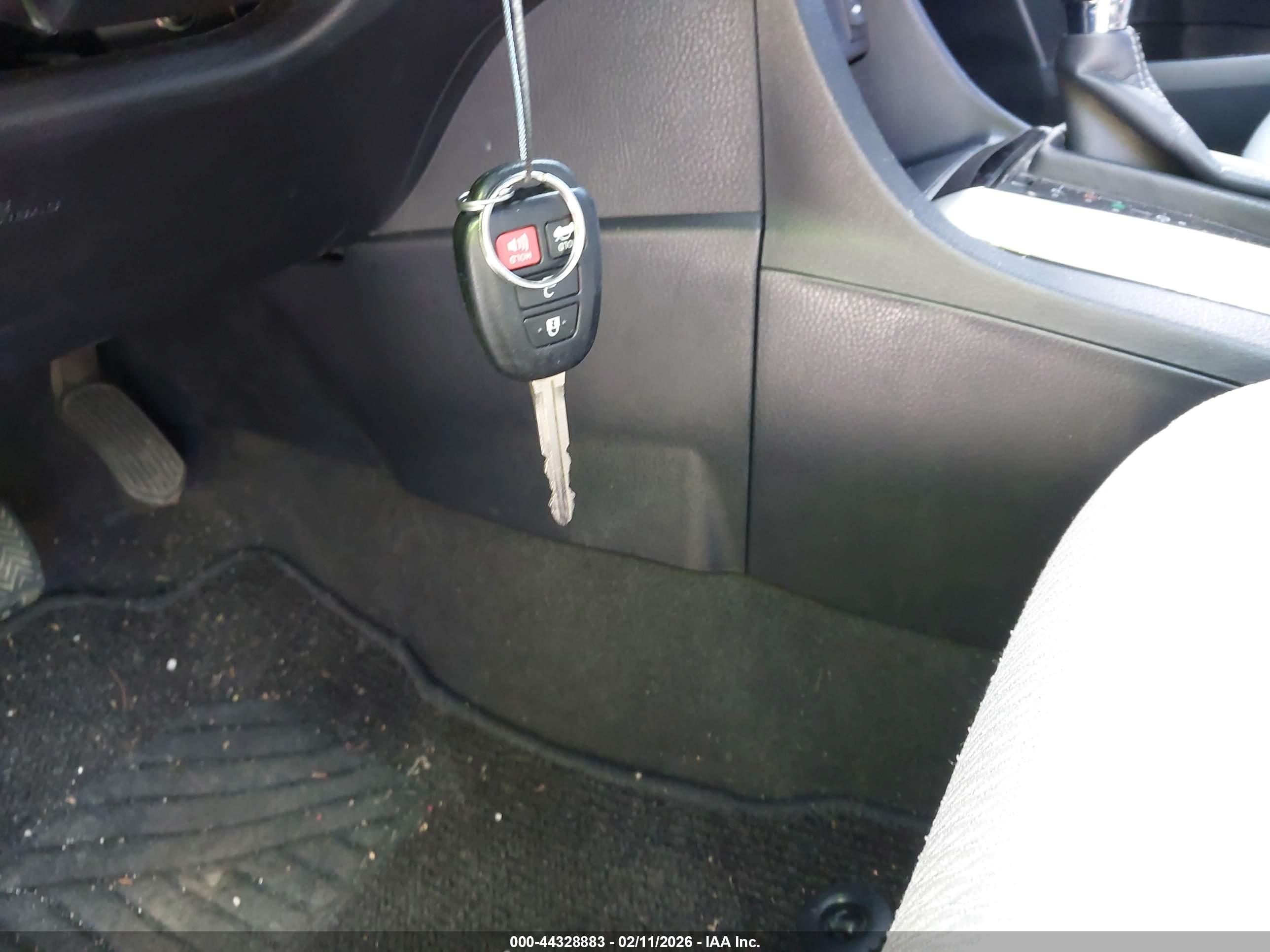 TOYOTA COROLLA image 11