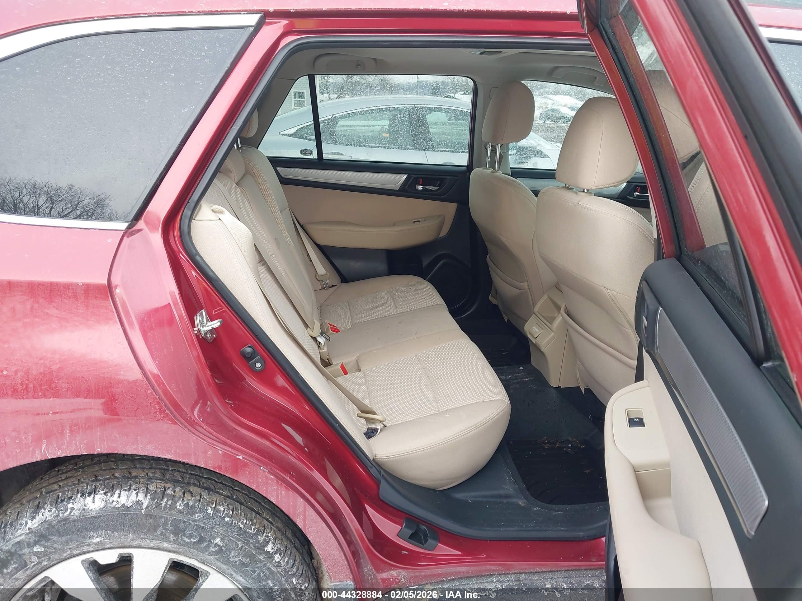 SUBARU OUTBACK image 8