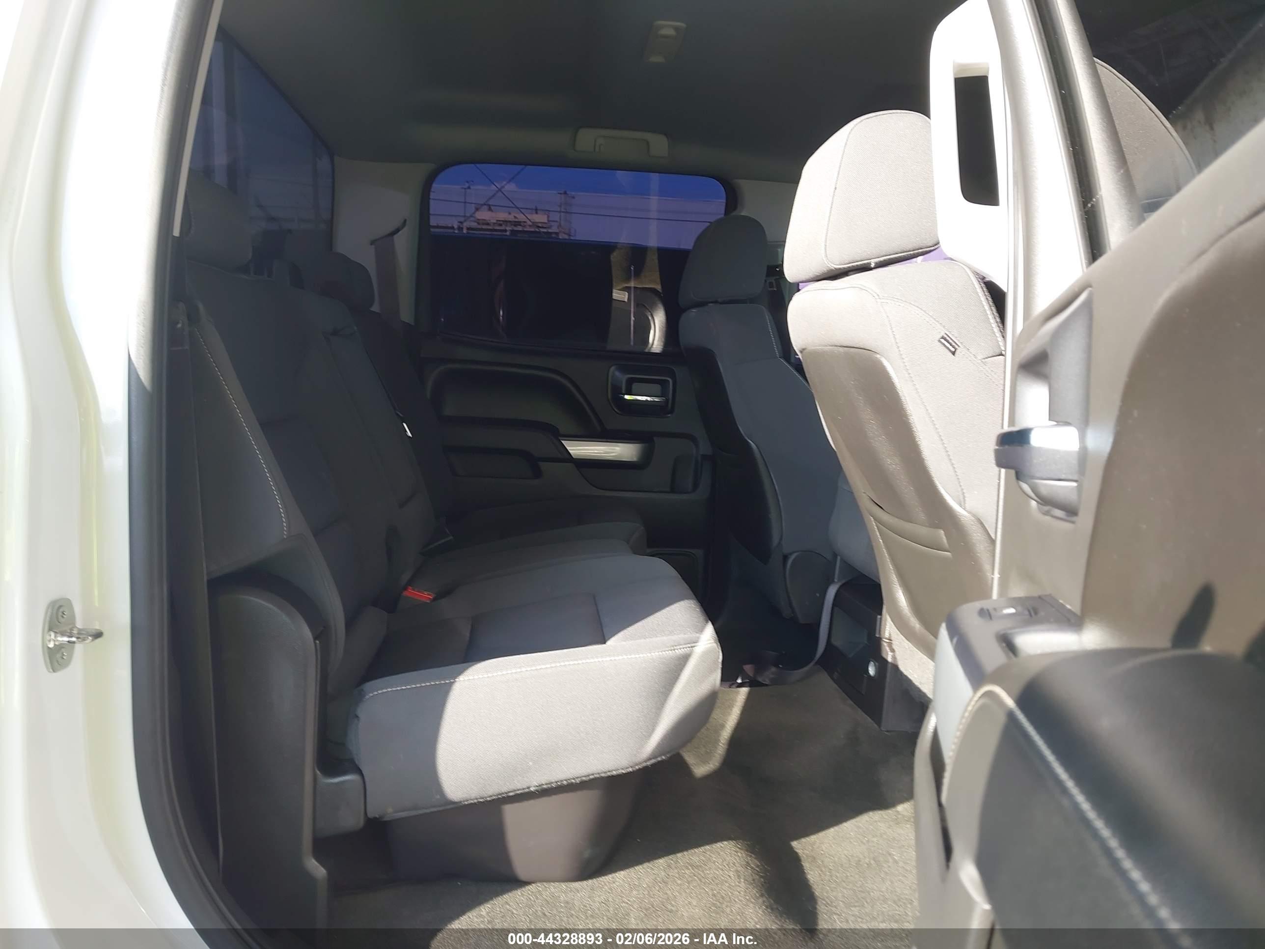 CHEVROLET SILVERADO image 8
