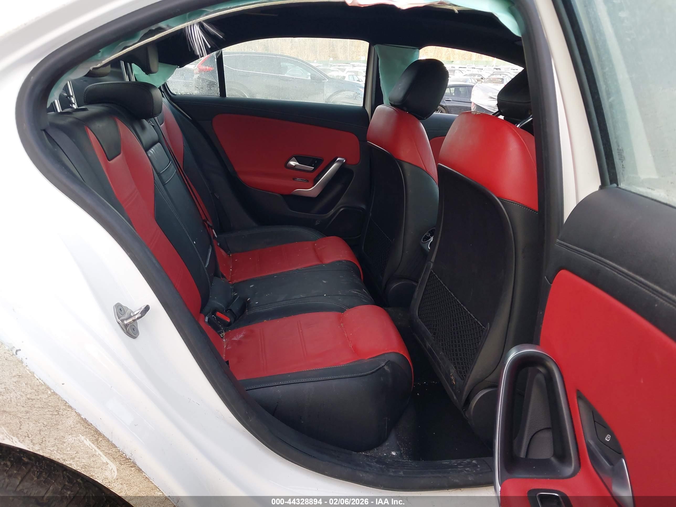 MERCEDES-BENZ A image 8