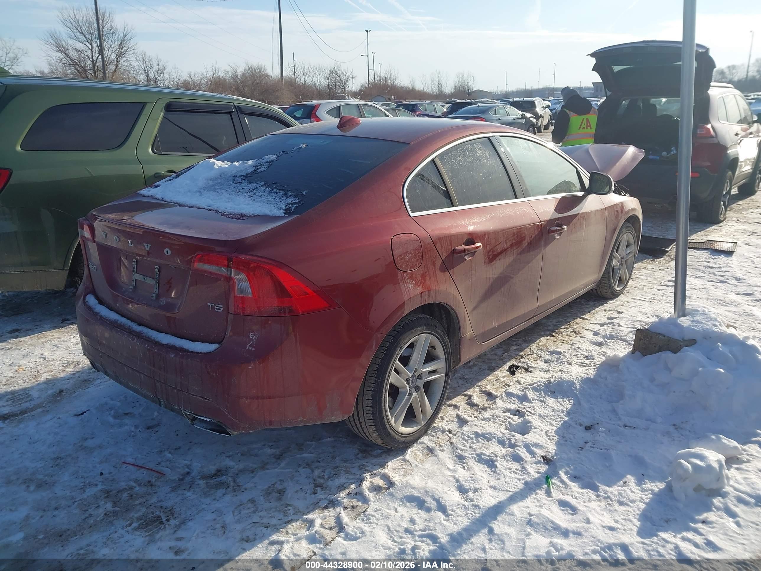 VOLVO S60 image 4