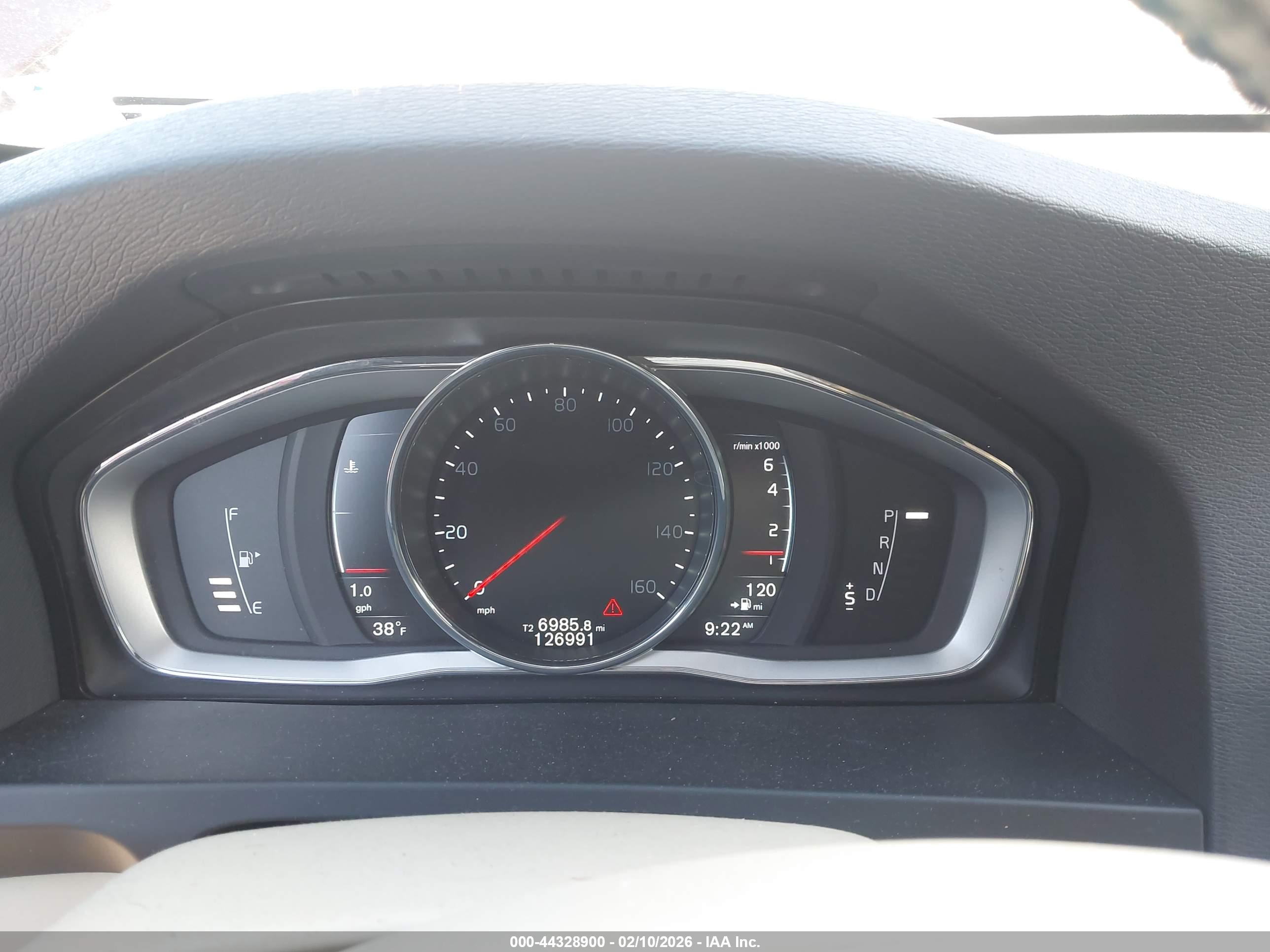 VOLVO S60 image 7