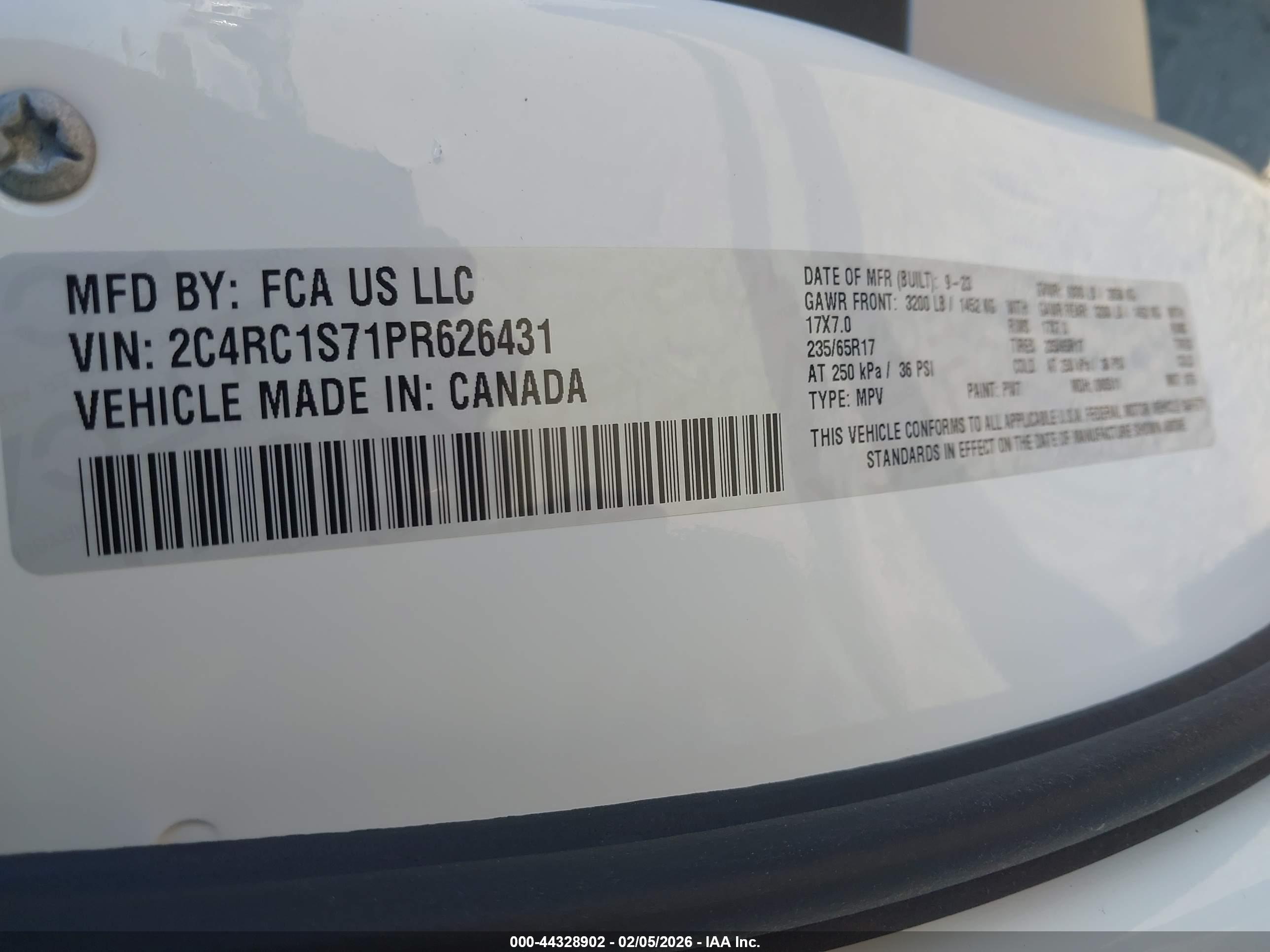 CHRYSLER PACIFICA image 9