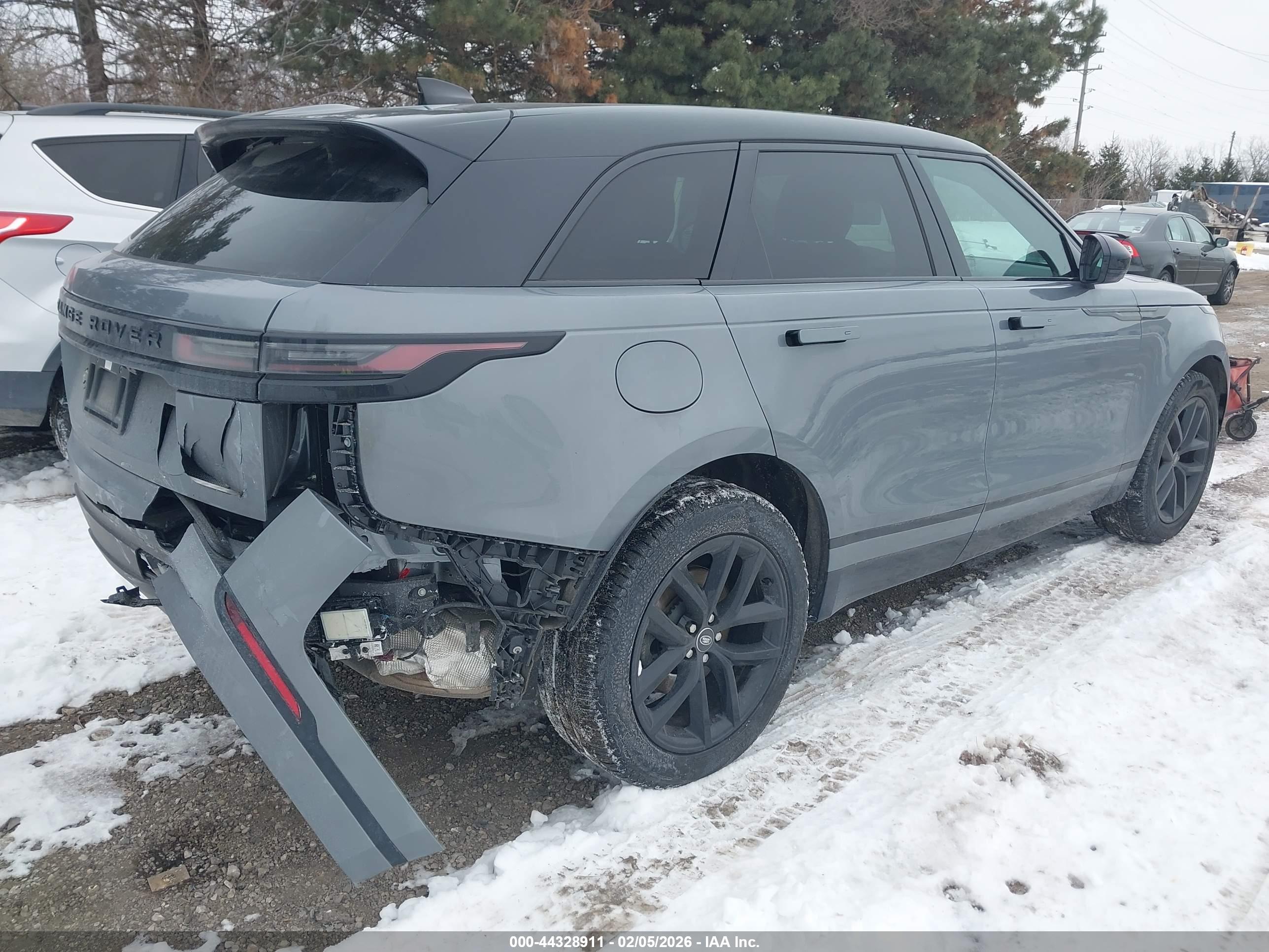 LAND ROVER image 4