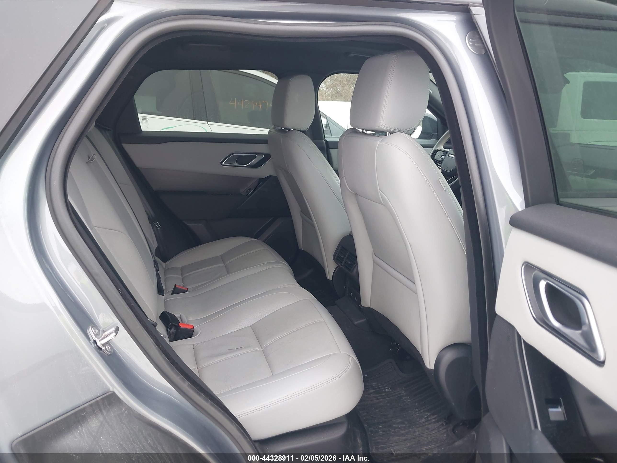 LAND ROVER image 8