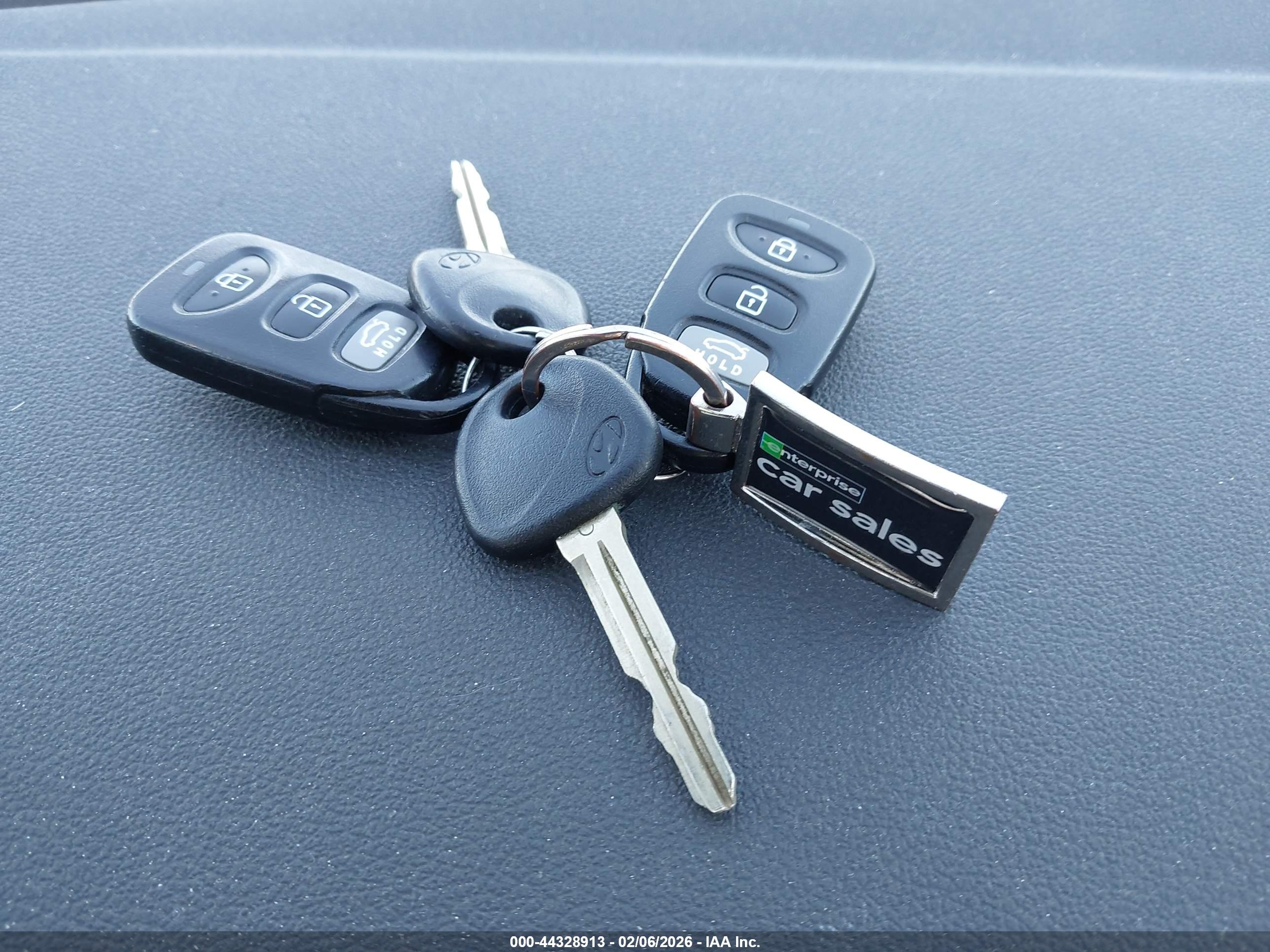 HYUNDAI ELANTRA image 11