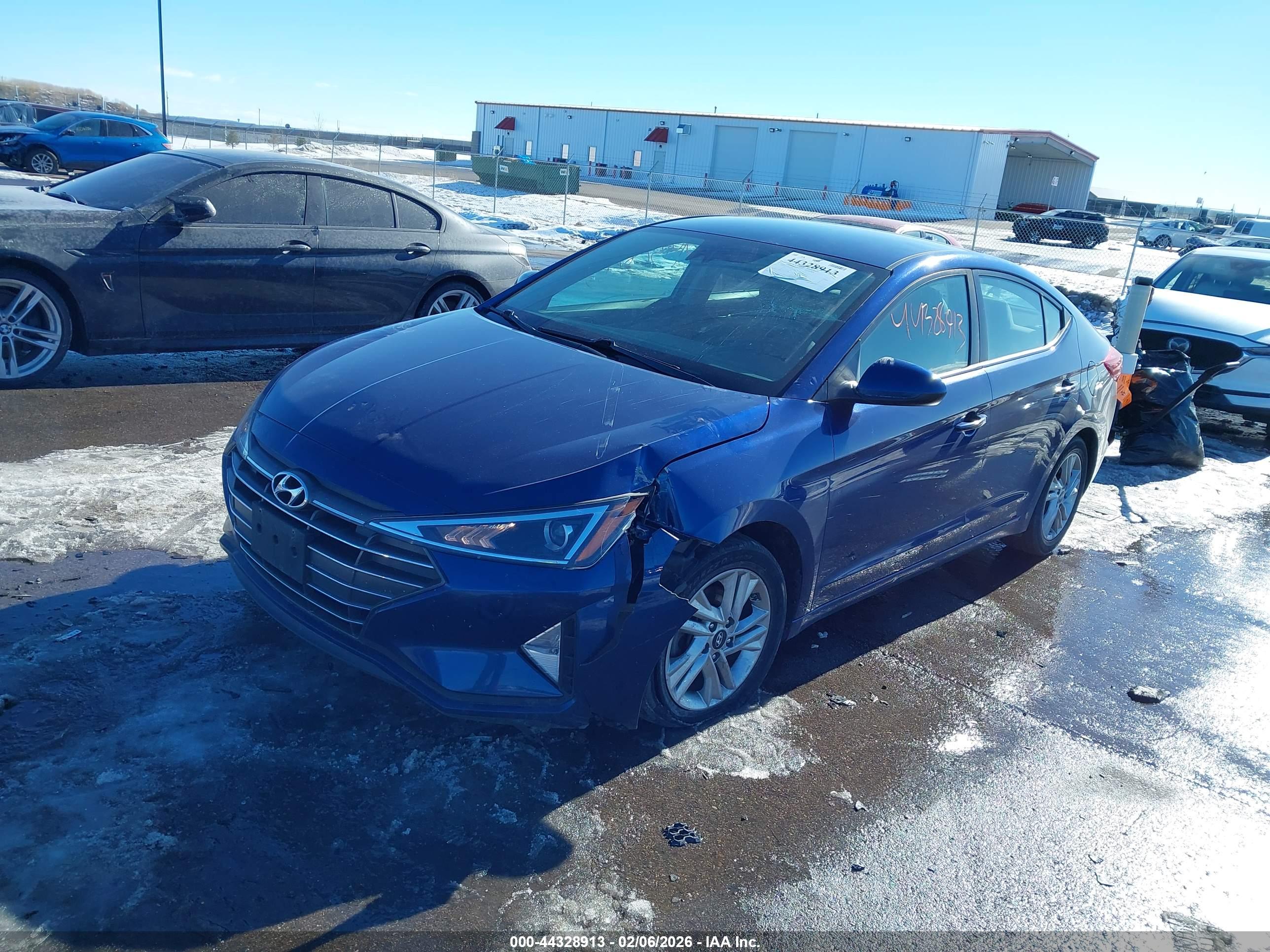 HYUNDAI ELANTRA image 2