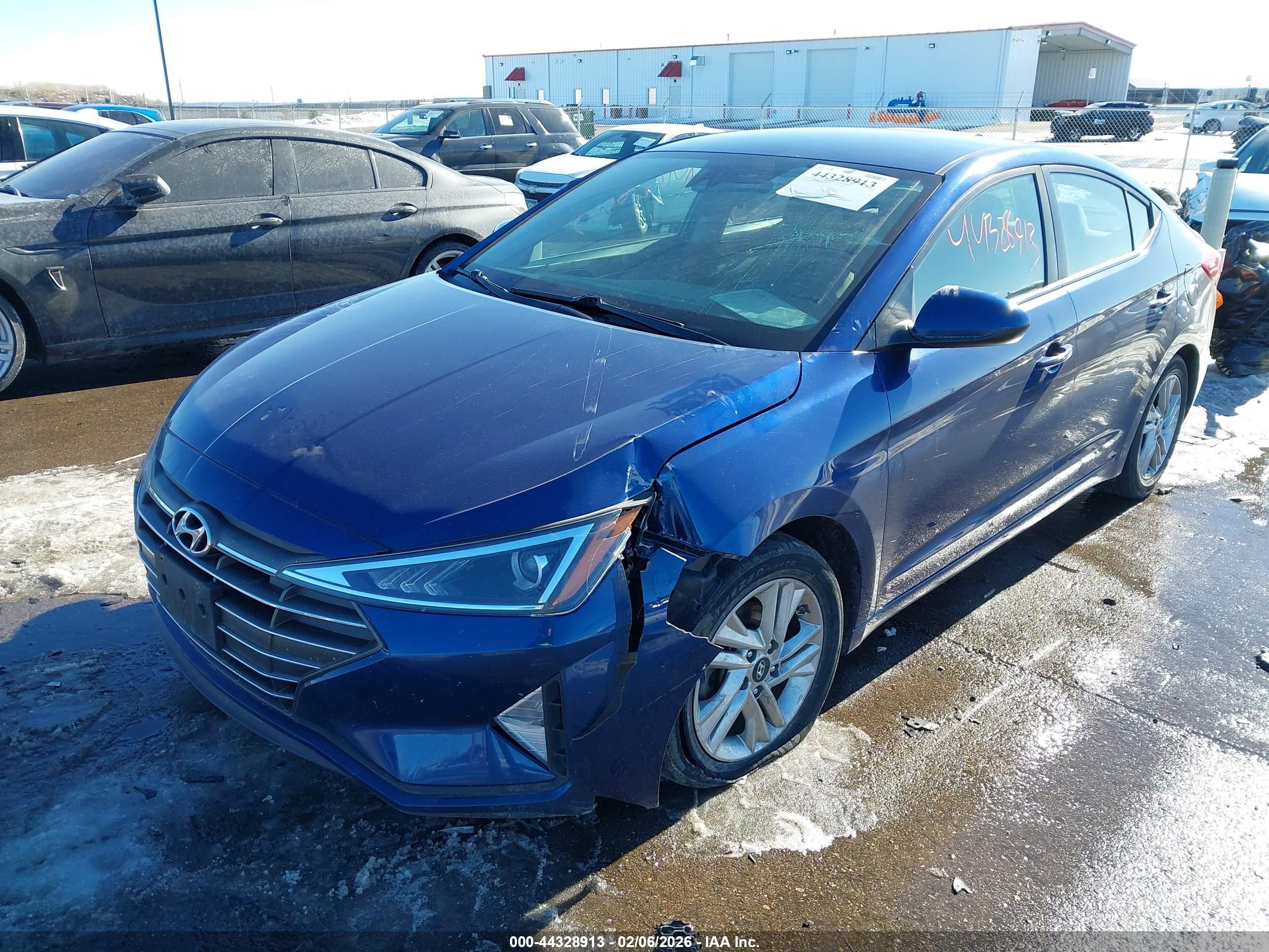 HYUNDAI ELANTRA image 6