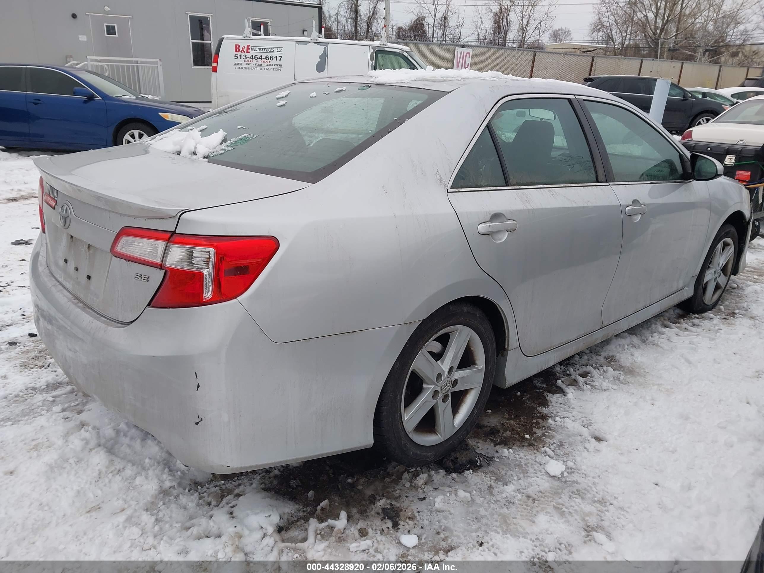 TOYOTA CAMRY image 4