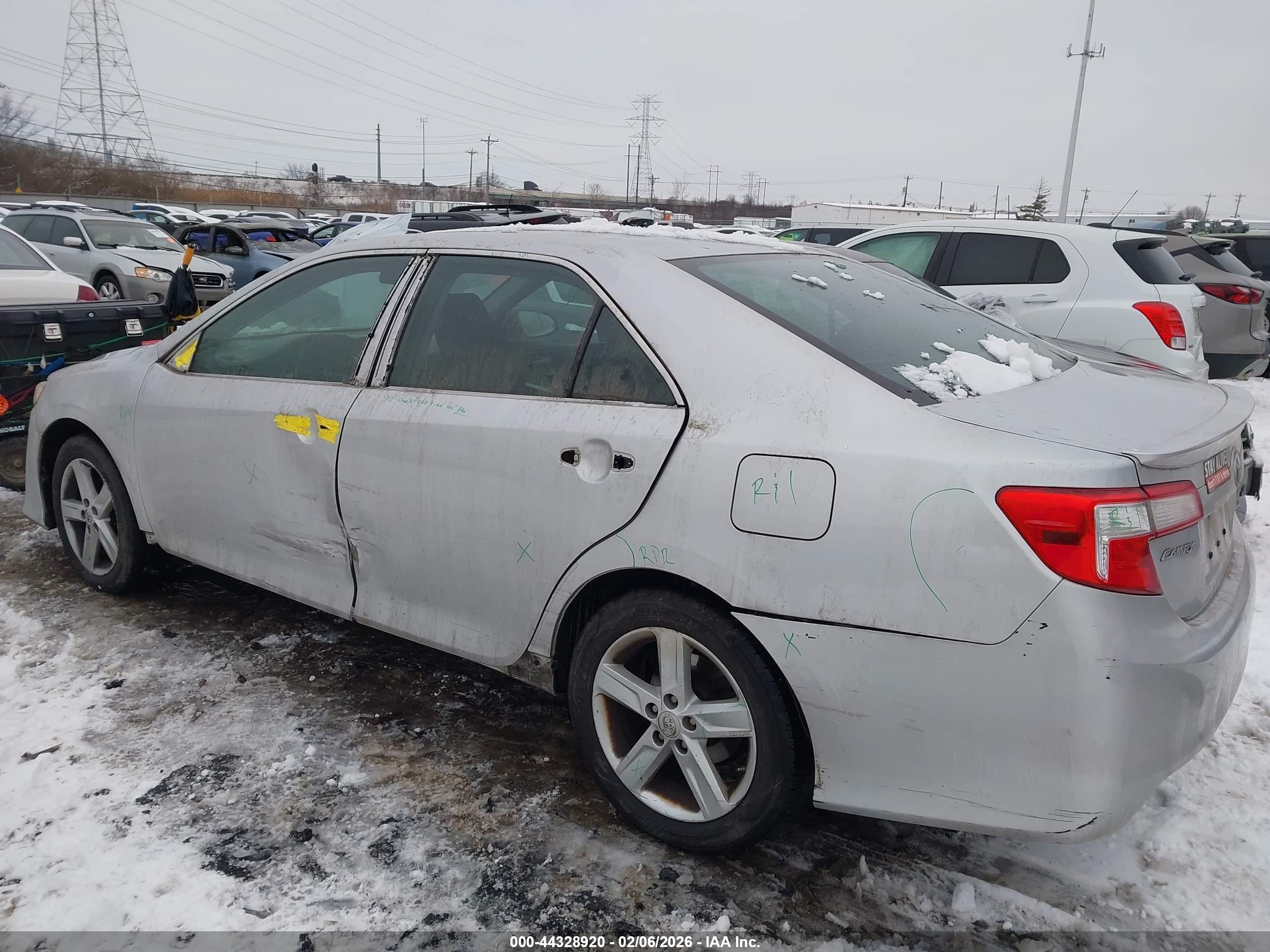TOYOTA CAMRY image 6