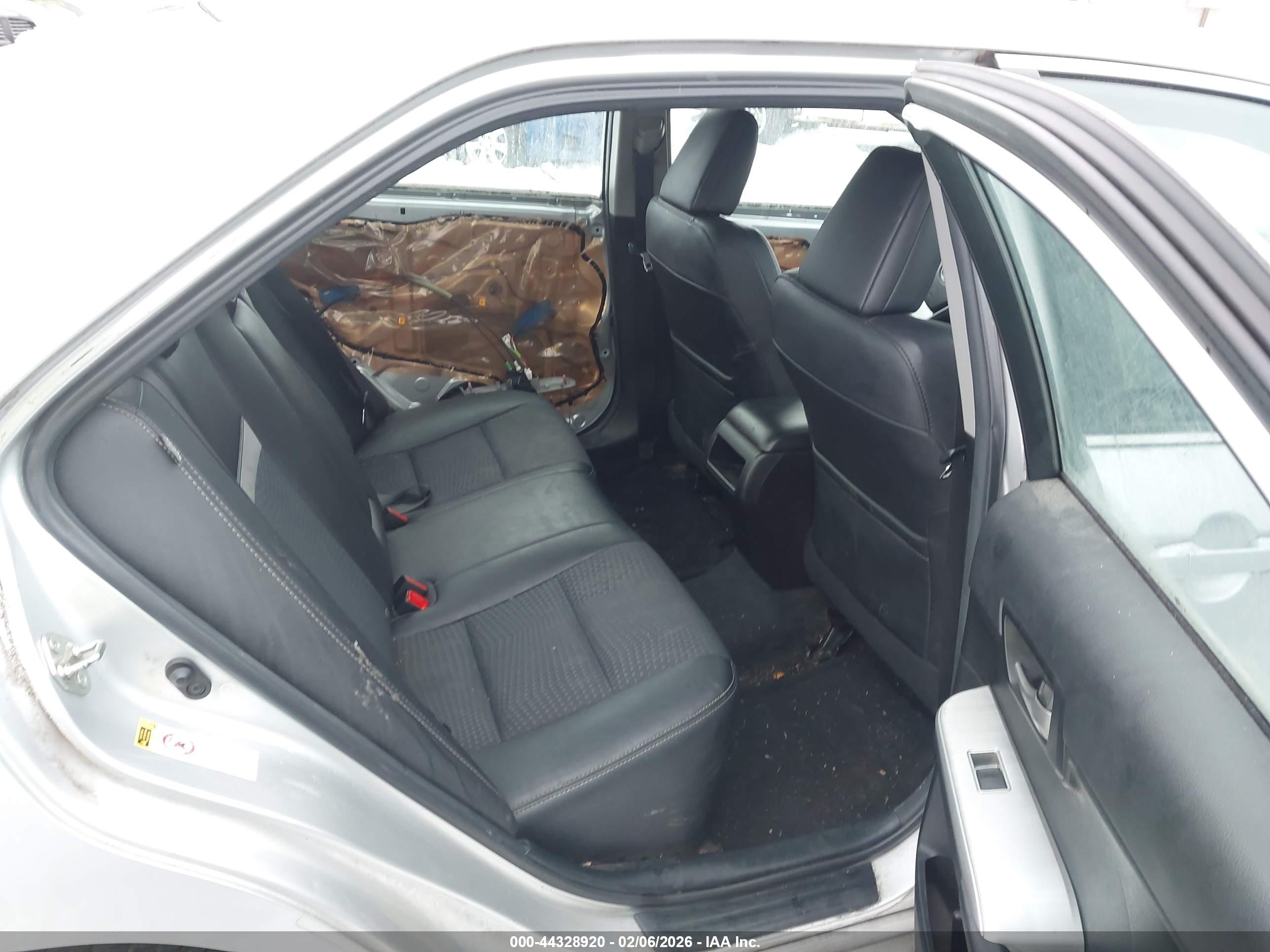 TOYOTA CAMRY image 8