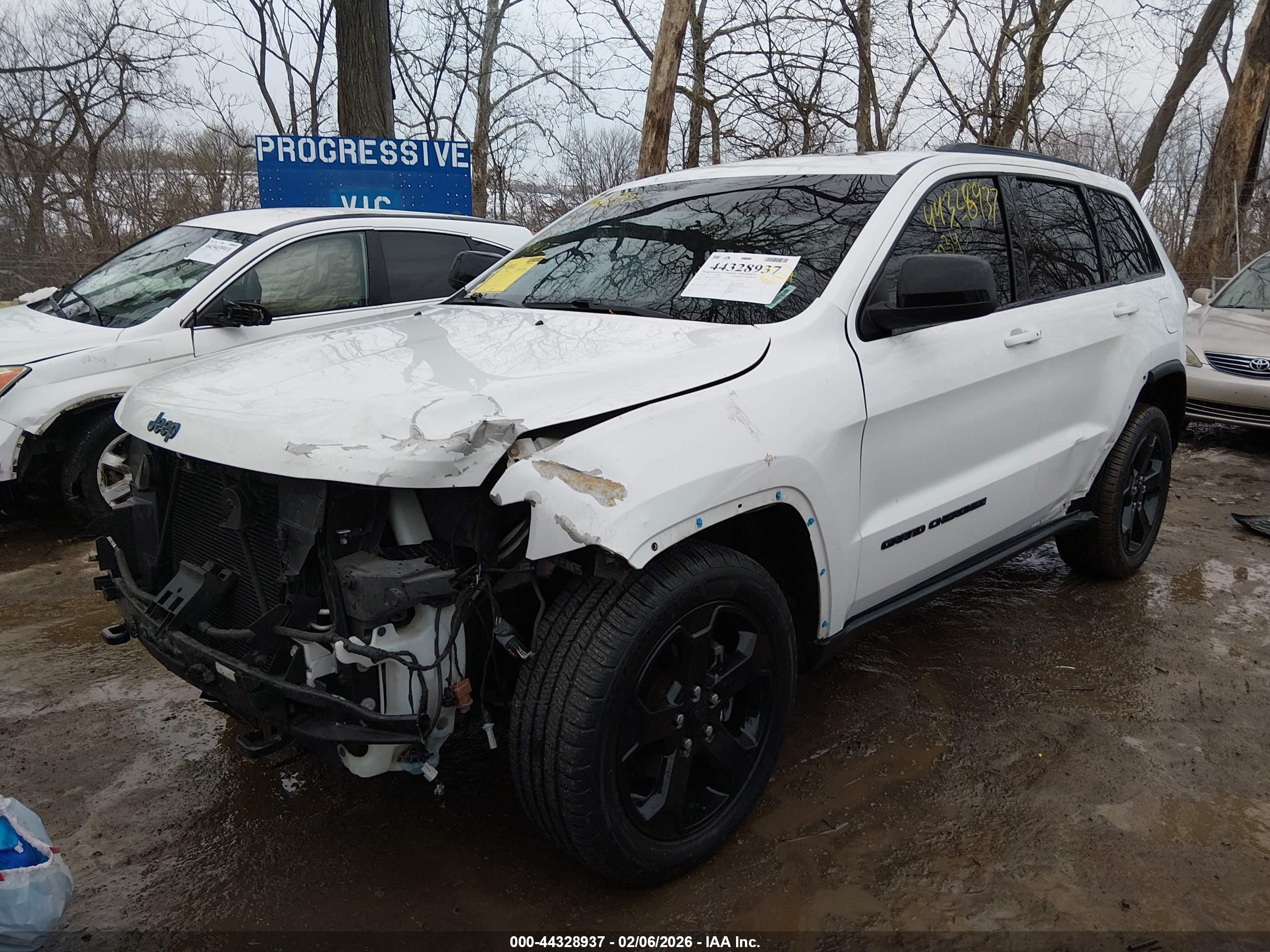 JEEP GRAND image 2