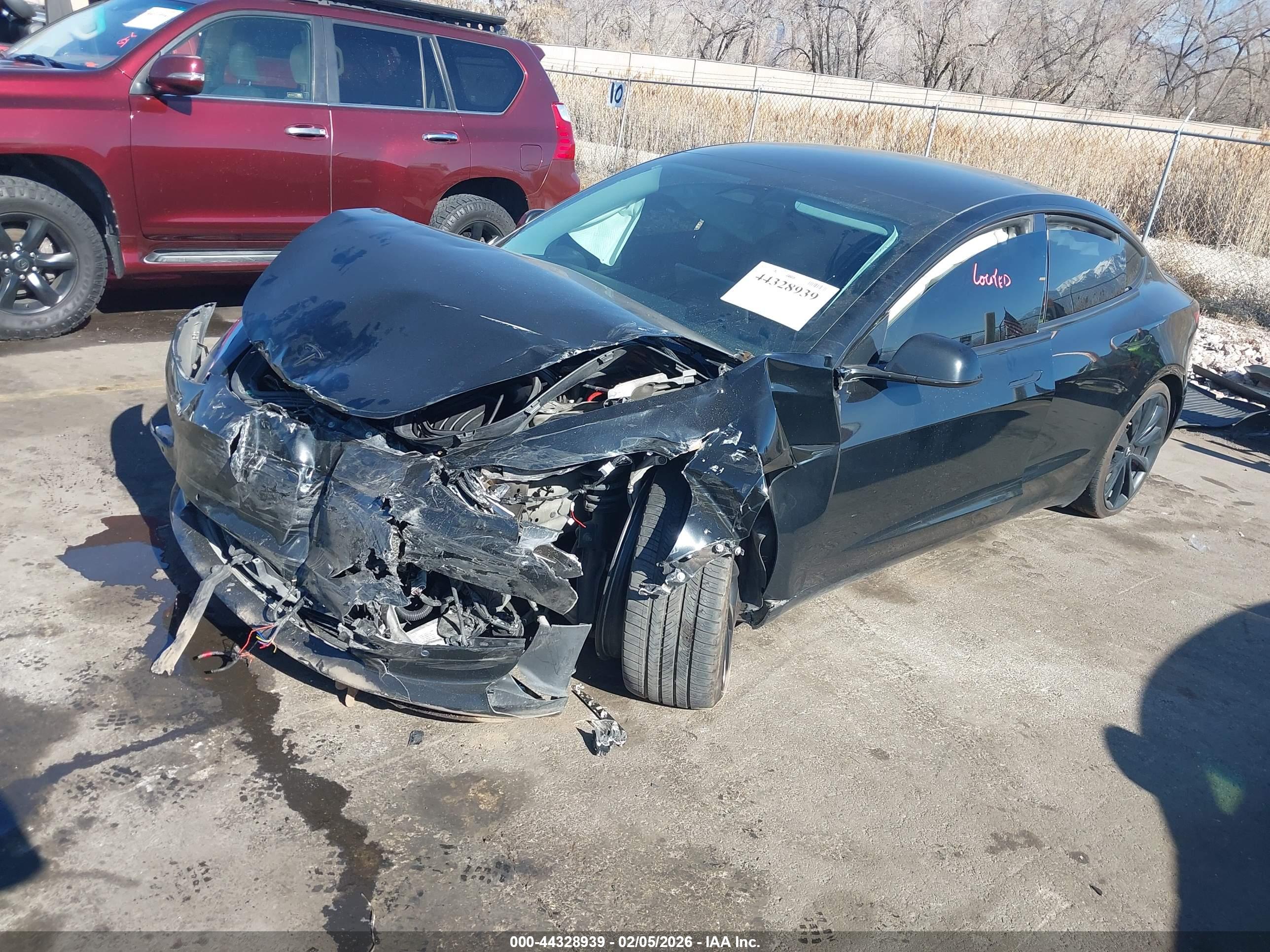 TESLA MODEL image 2