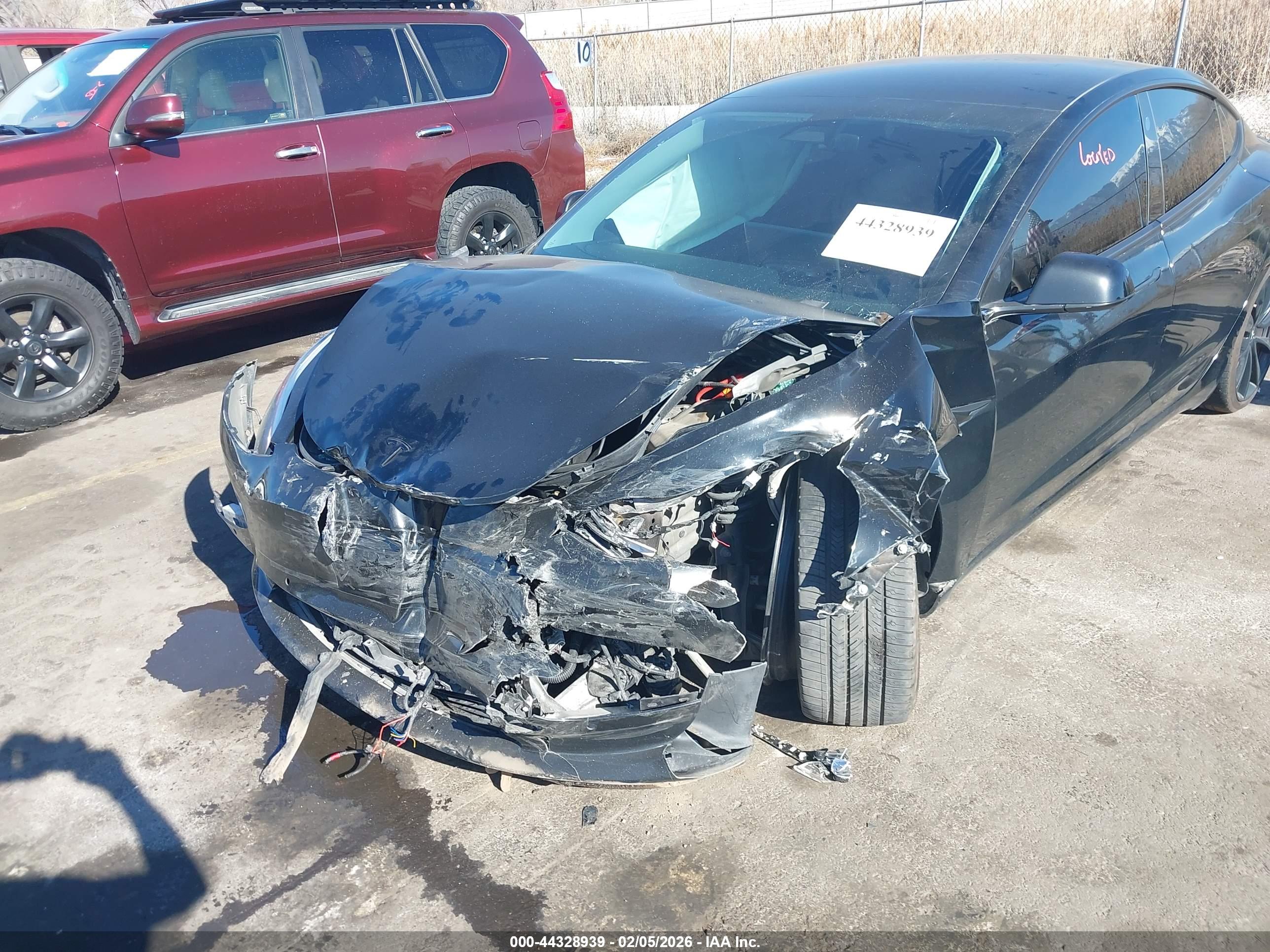 TESLA MODEL image 6