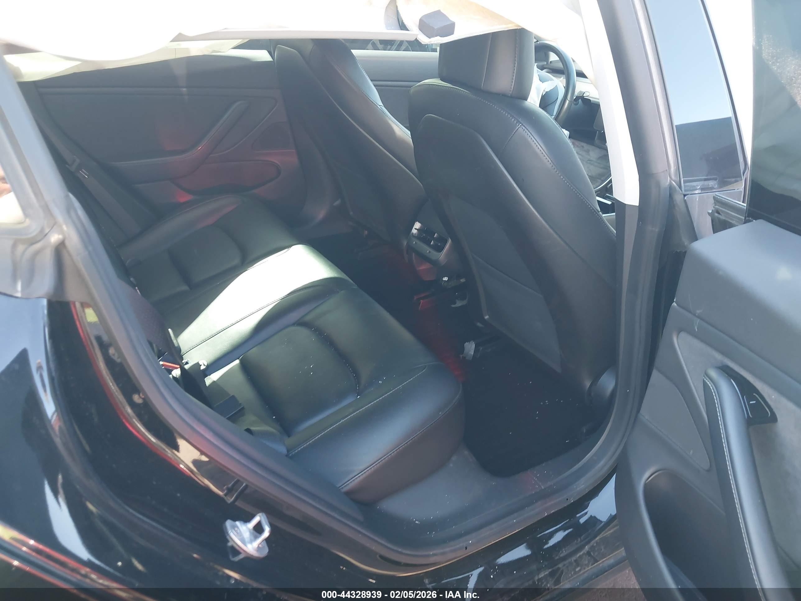 TESLA MODEL image 8