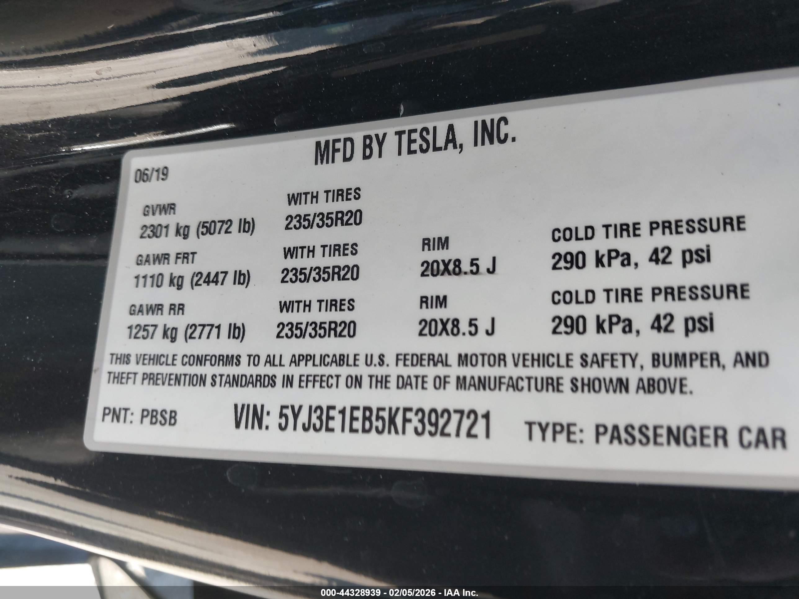 TESLA MODEL image 9