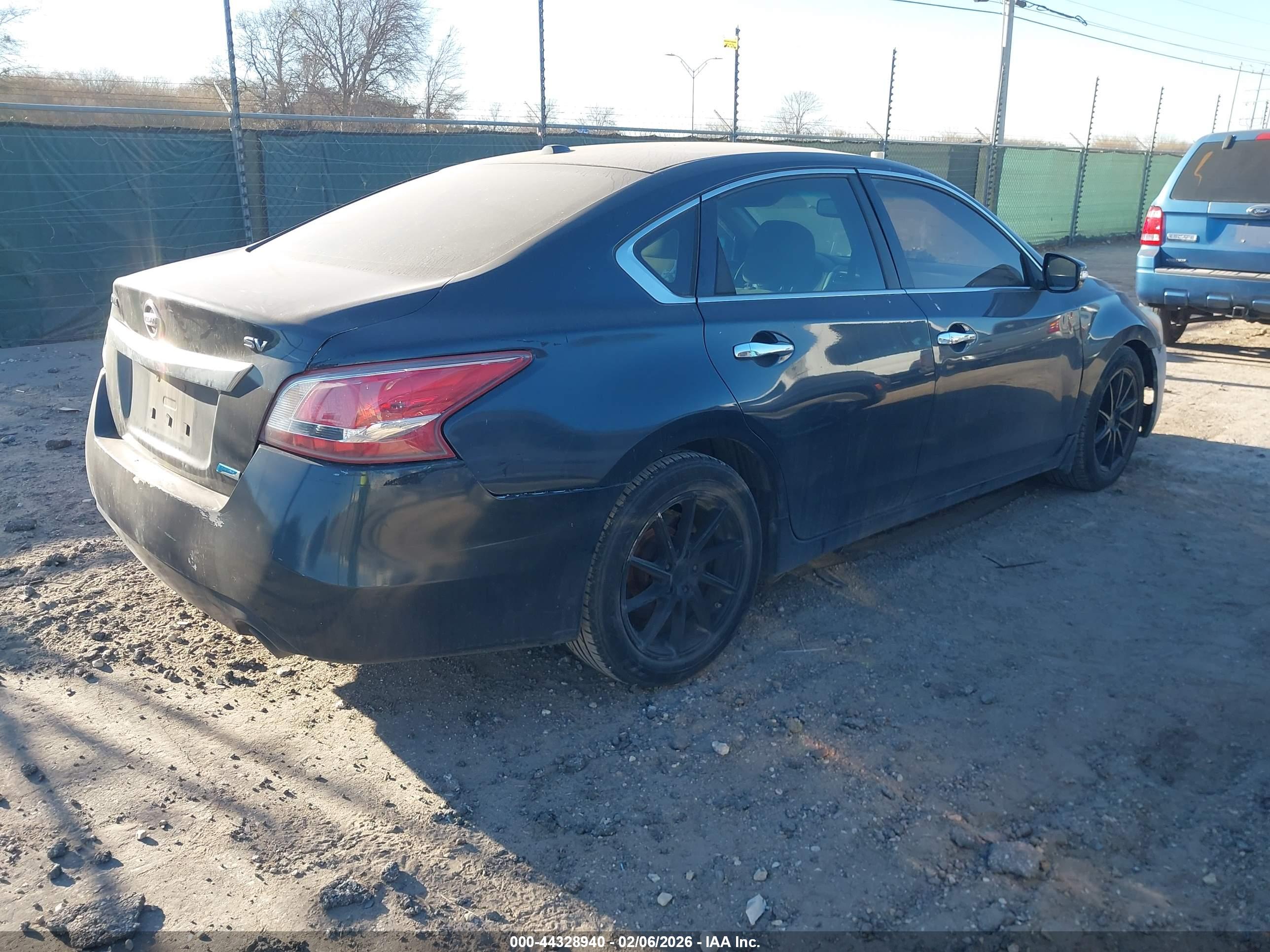 NISSAN ALTIMA image 4