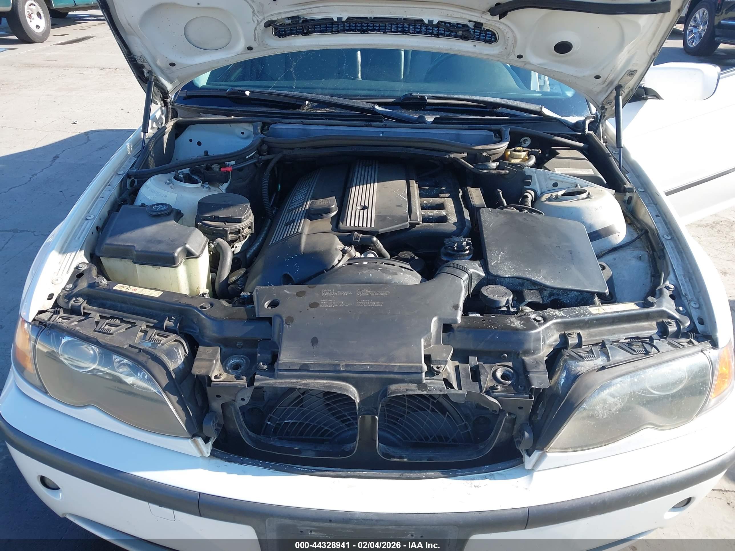 BMW 325I image 10