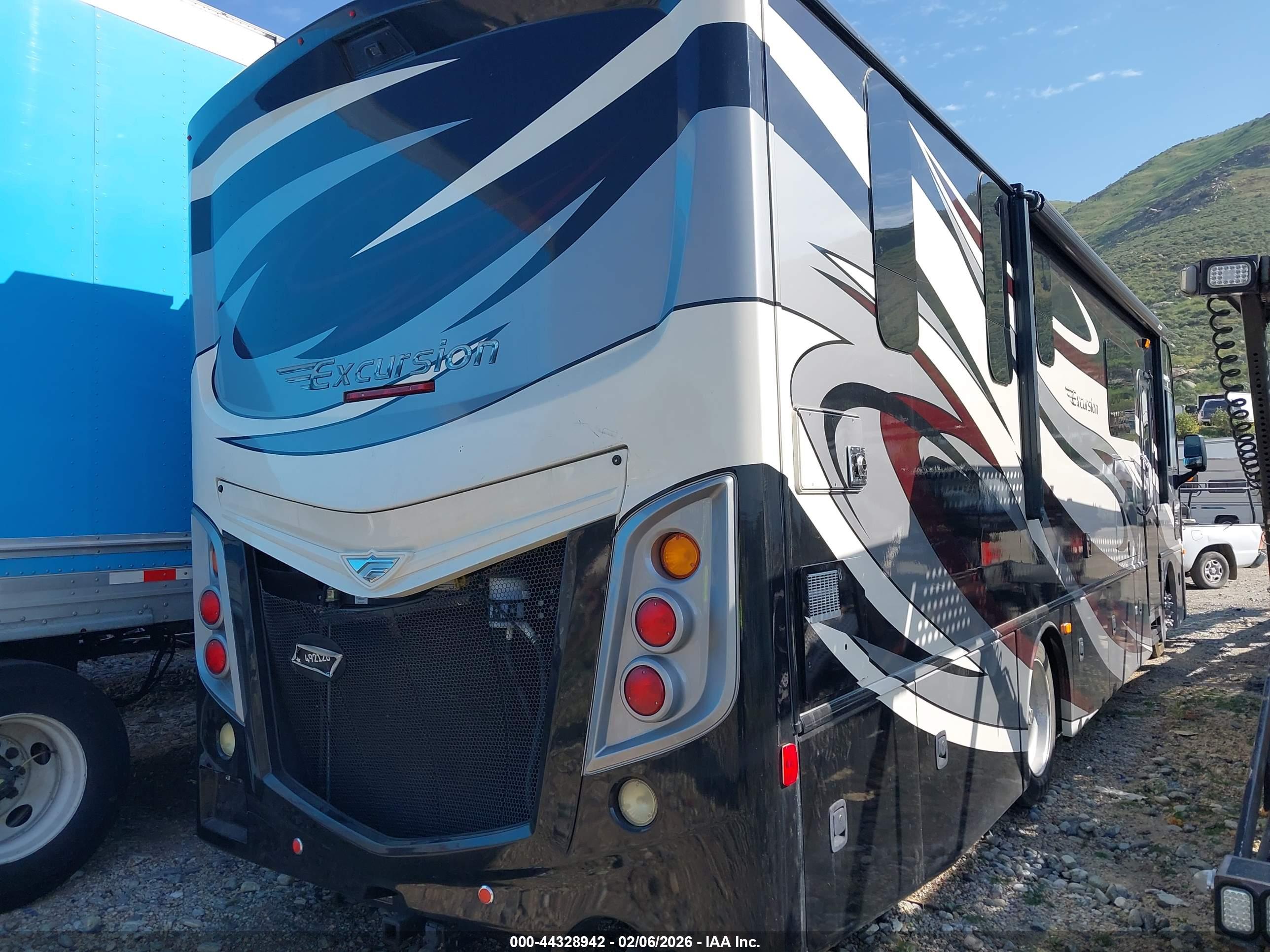FREIGHTLINER CHASSIS image 4