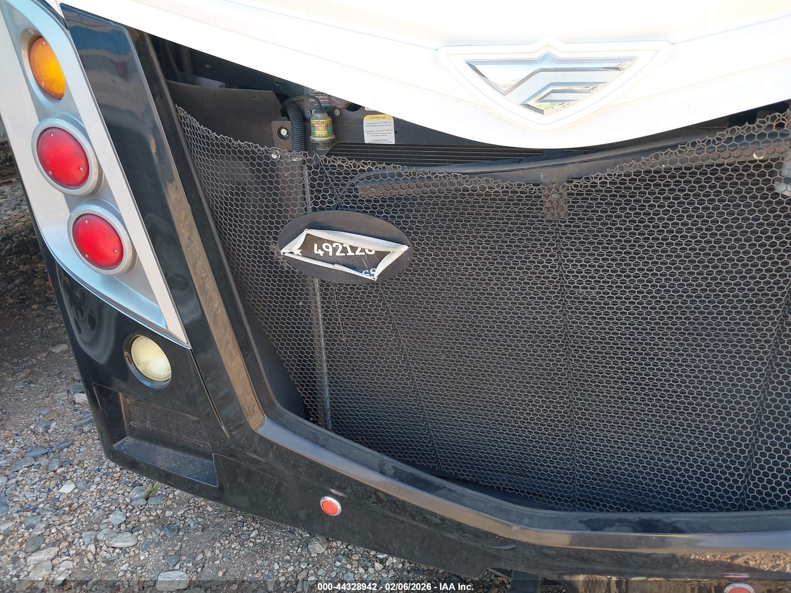 FREIGHTLINER CHASSIS image 6