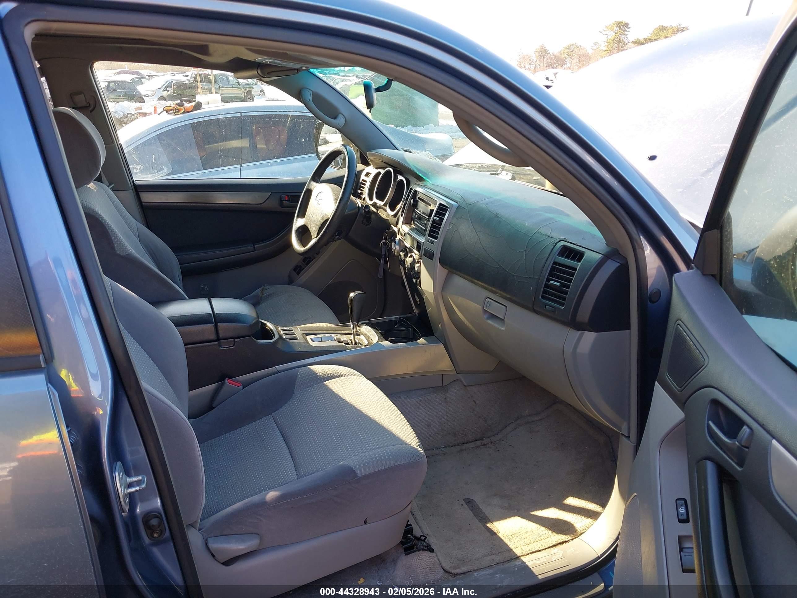 TOYOTA 4RUNNER image 5
